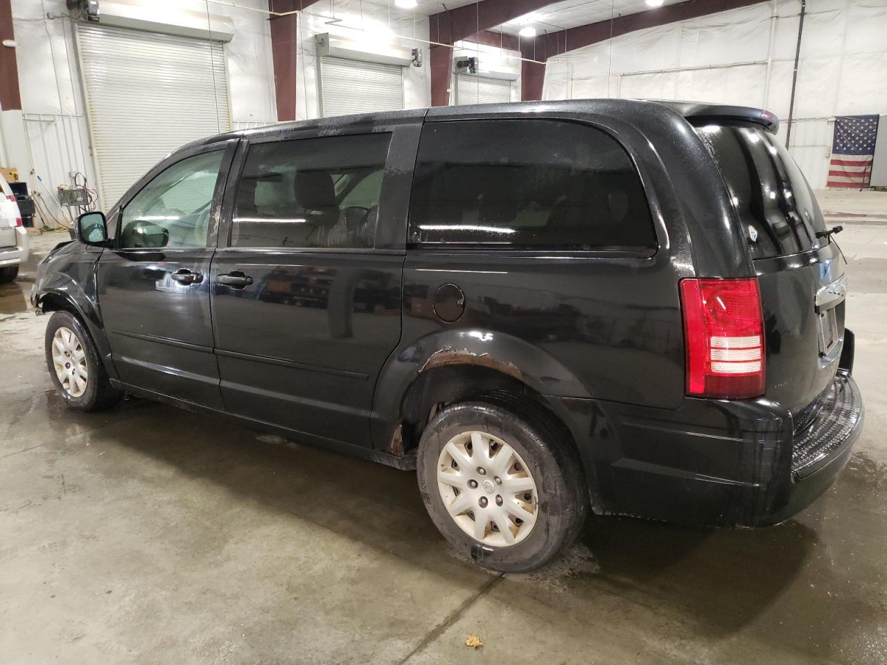 2008 Chrysler Town & Country - Image 2