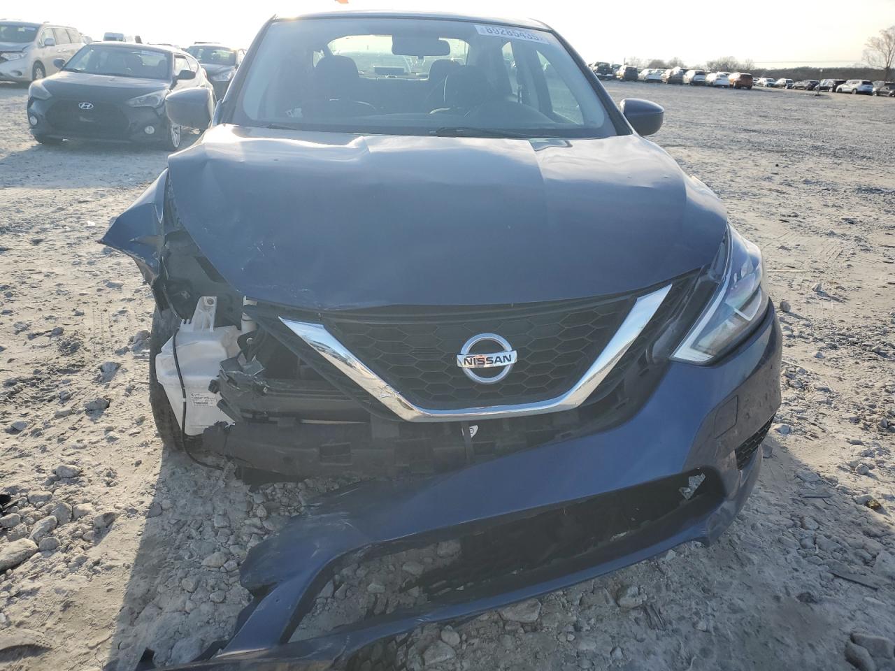 2019 Nissan Sentra - Image 5