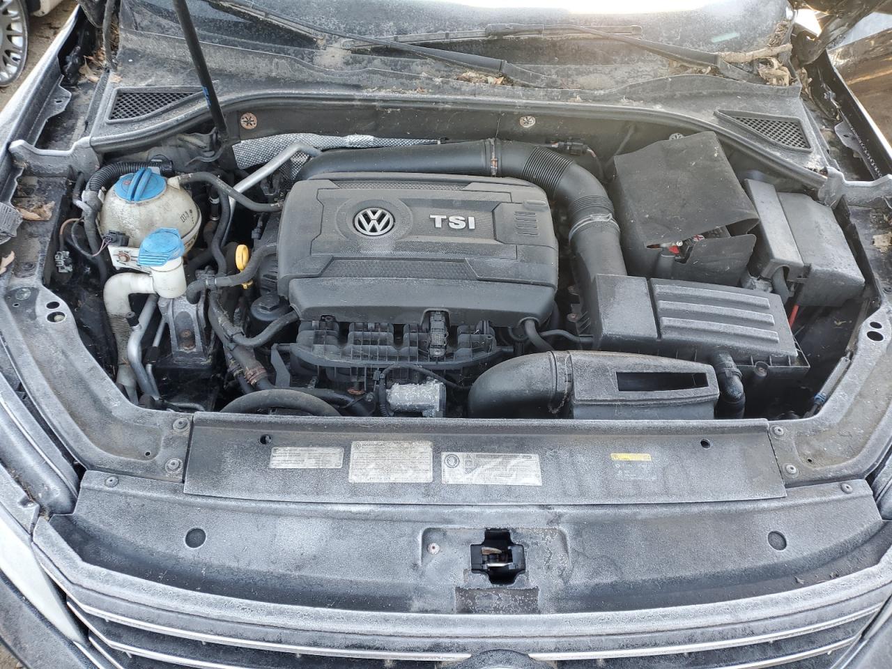 2017 Volkswagen Passat - Image 11