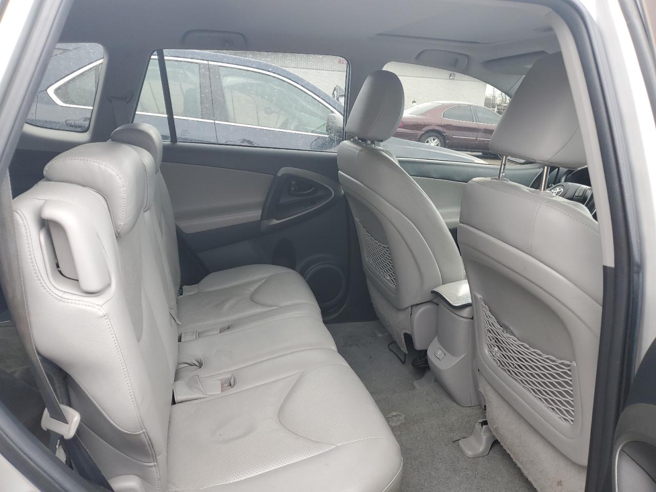 2011 Toyota RAV 4 - Image 10