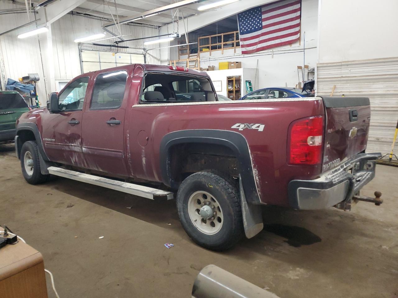 2009 Chevrolet Silverado - Image 2