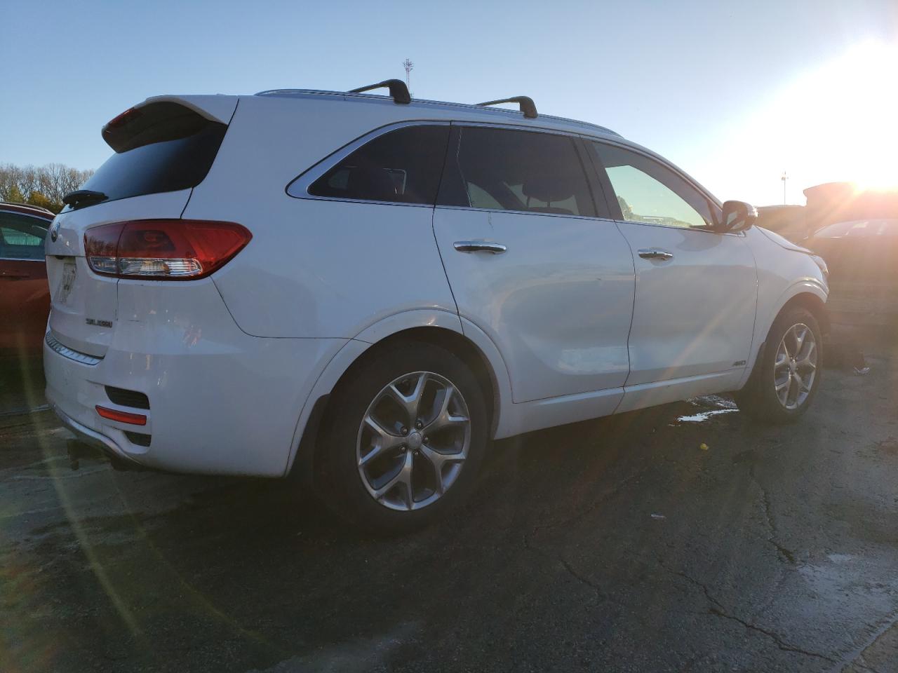 2016 Kia Sorento - Image 3