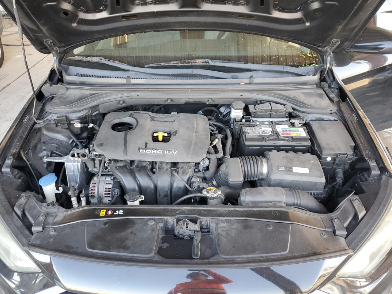 2017 Hyundai Elantra - Image 11