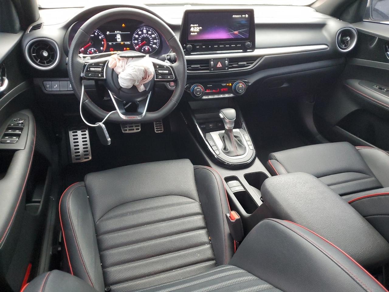 2023 Kia Forte - Image 8
