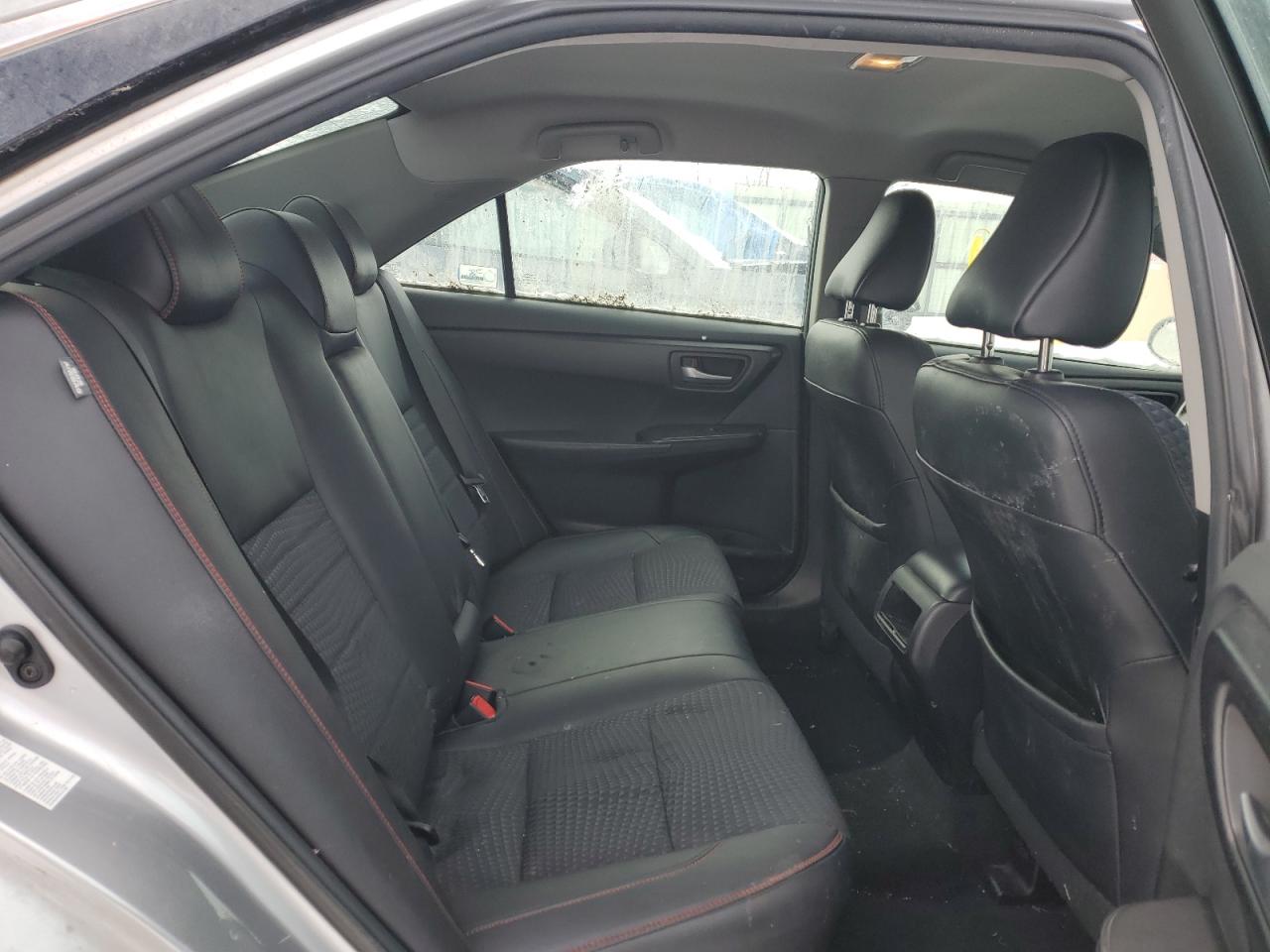 2015 Toyota Camry - Image 10