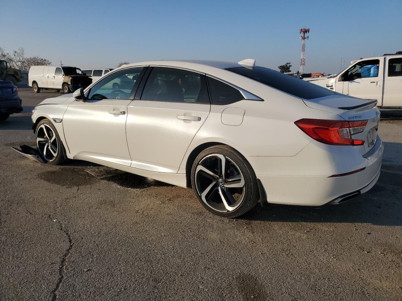 VIN 1HGCV2F39JA022717 2018 HONDA ACCORD no.2