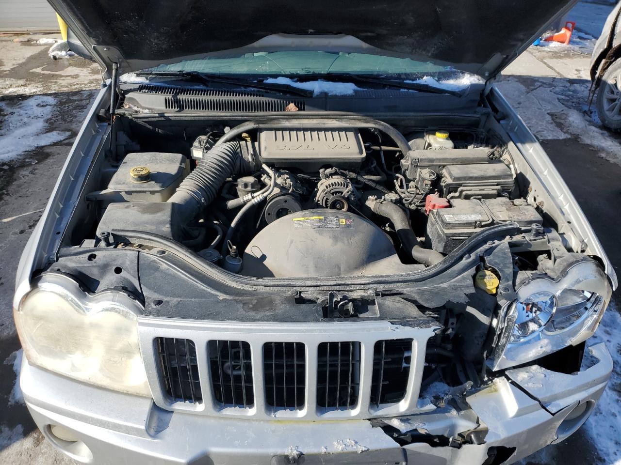 2006 Jeep Grand Cherokee - Image 12