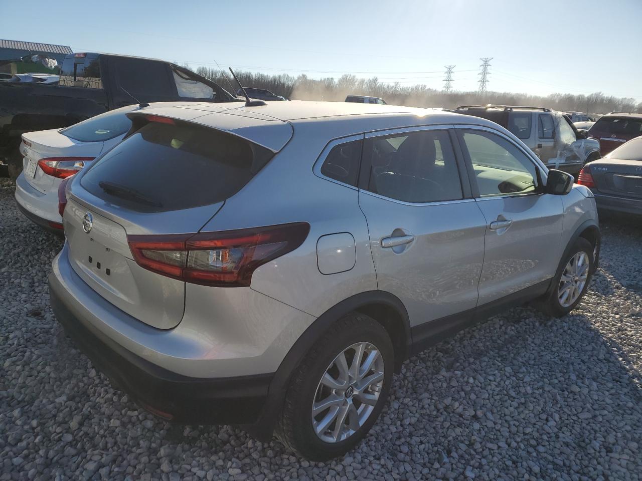 2021 Nissan Rogue - Image 3