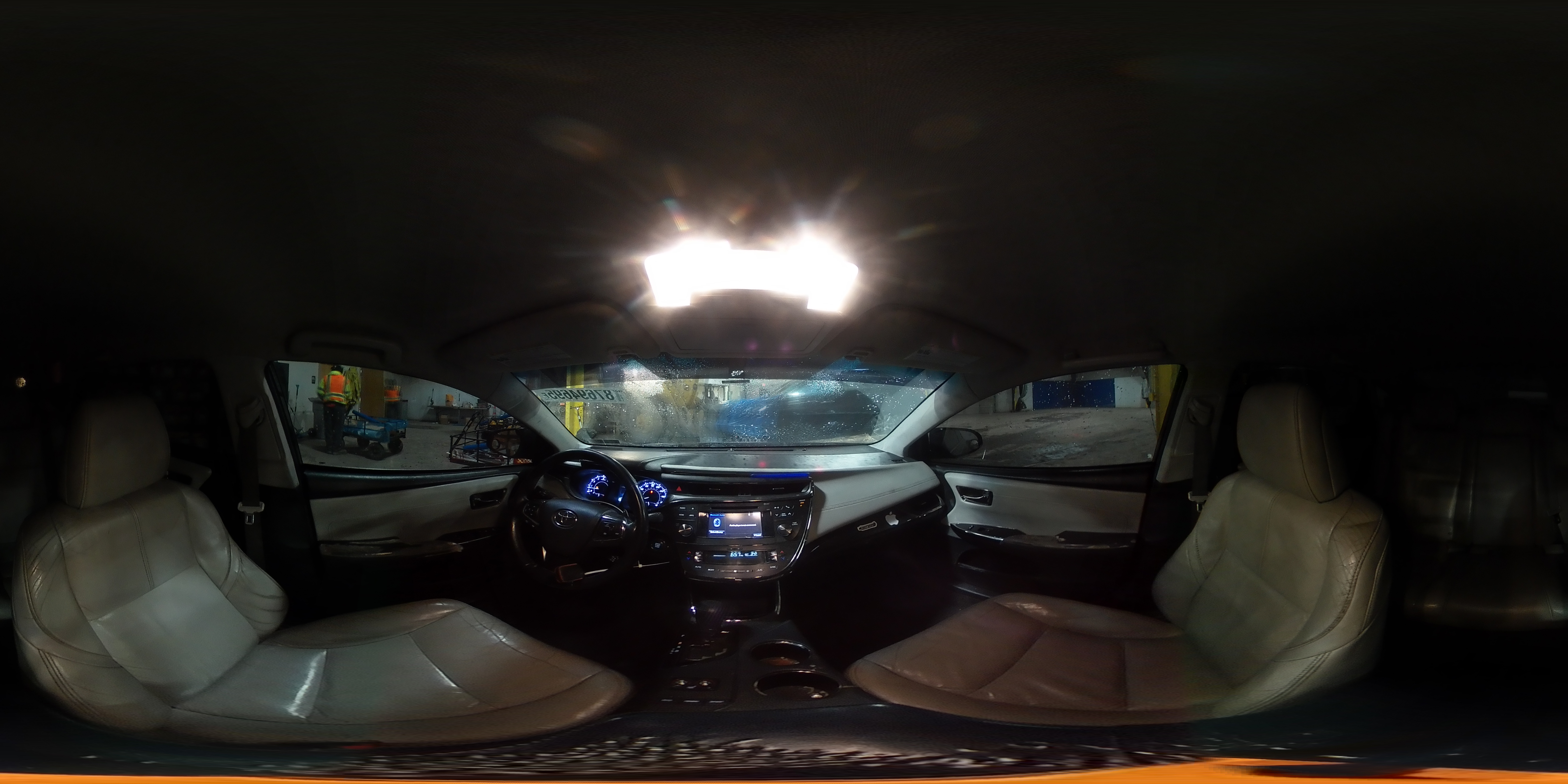 2015 Toyota Avalon - Image 15