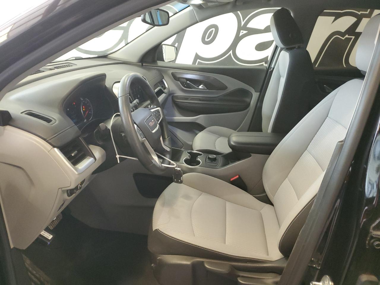 2022 GMC Terrain - Image 7