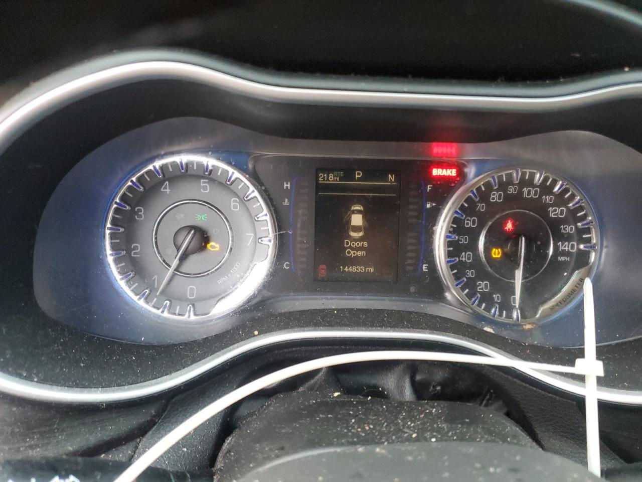 2015 Chrysler 200 - Image 9