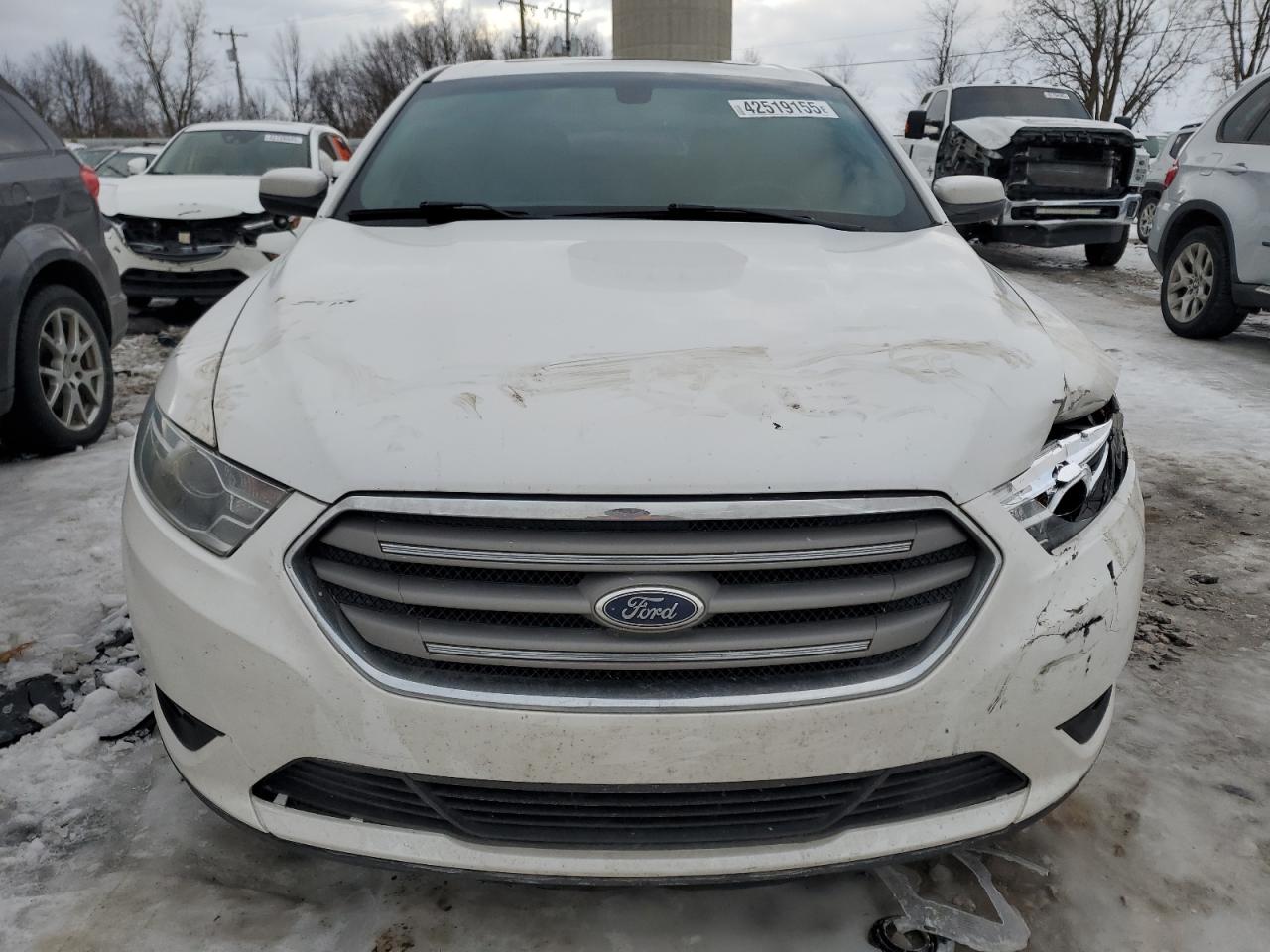 2015 Ford Taurus - Image 5
