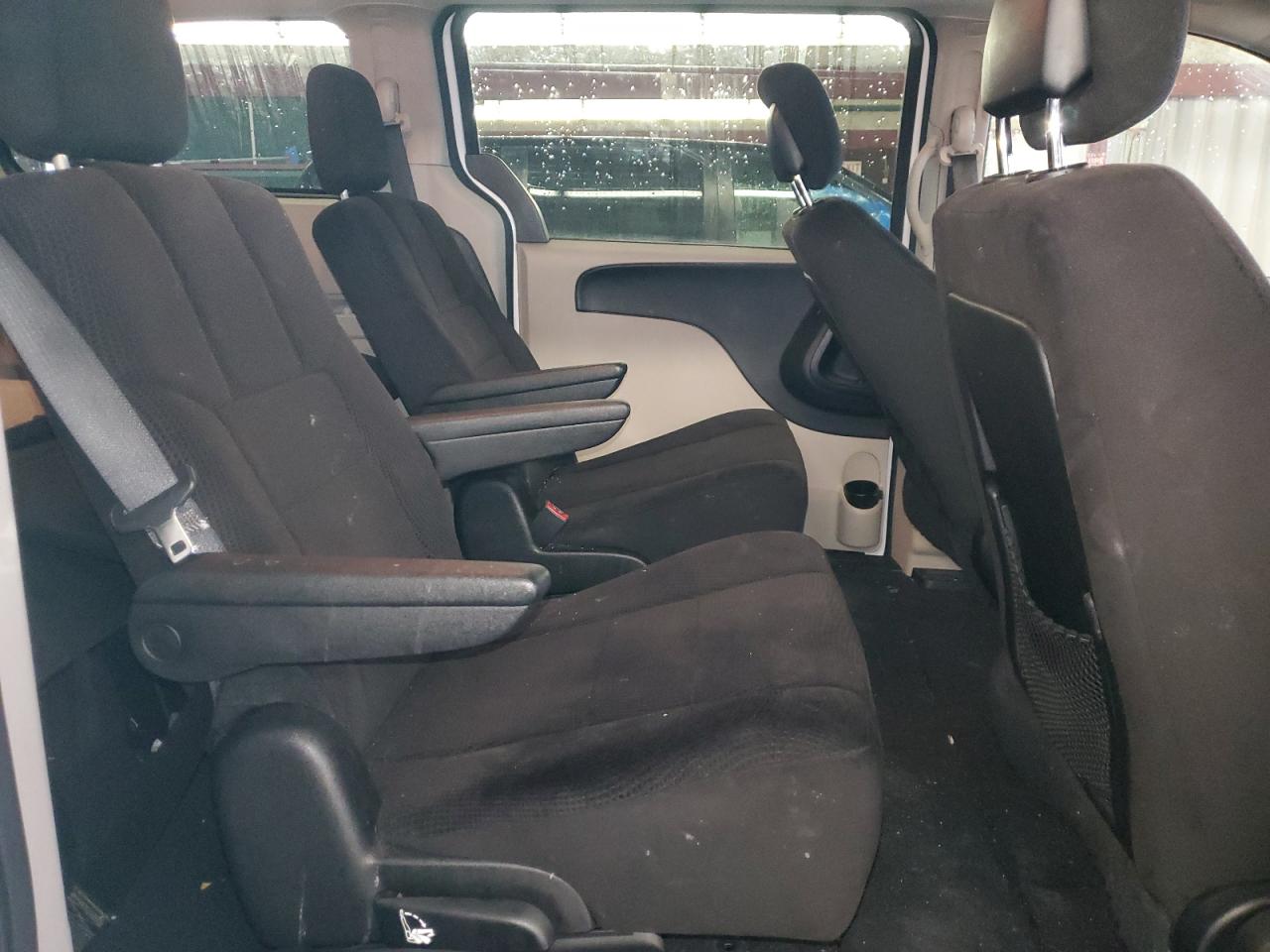2014 Dodge Caravan - Image 11