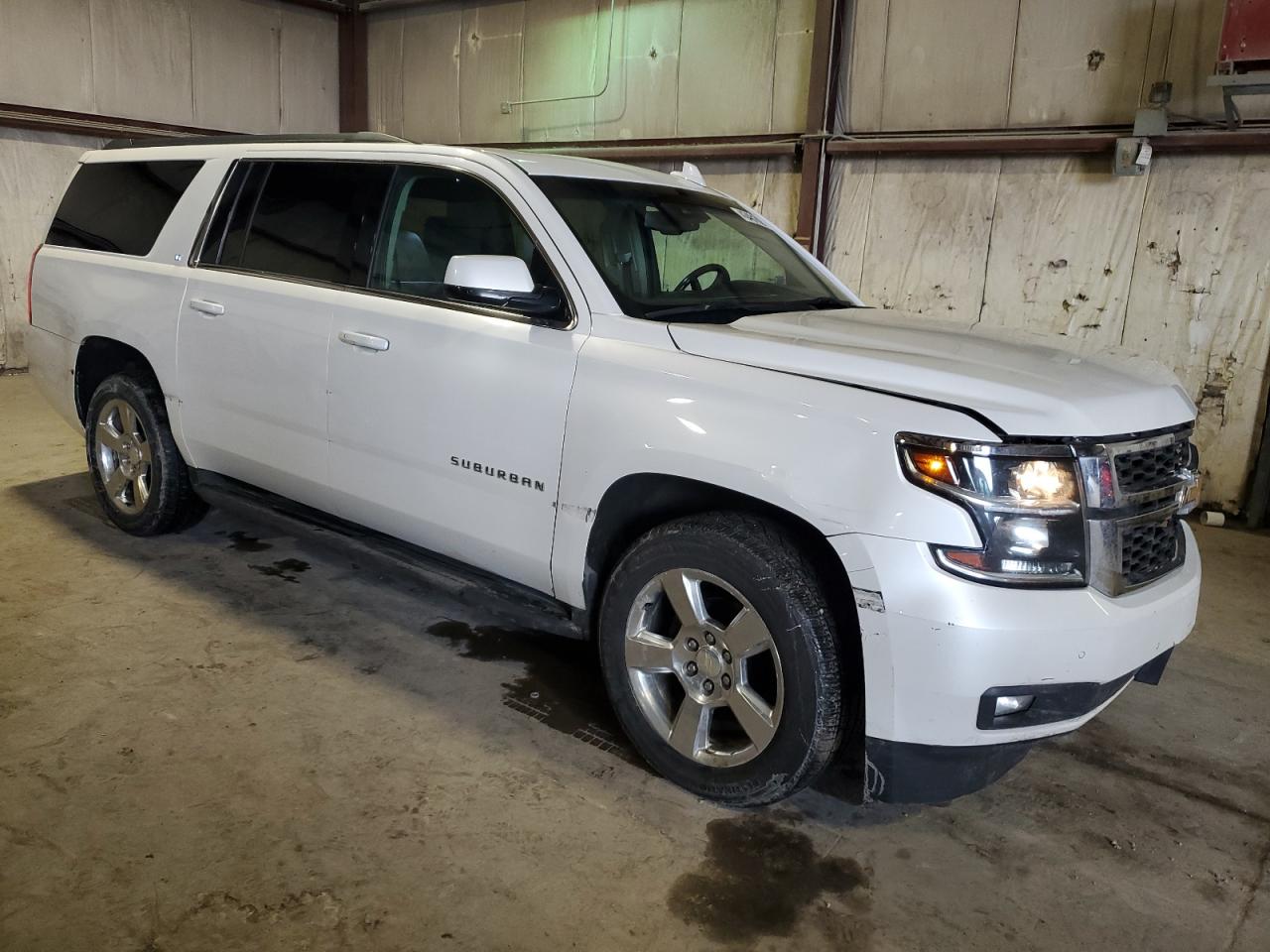 2017 Chevrolet Suburban - Image 4
