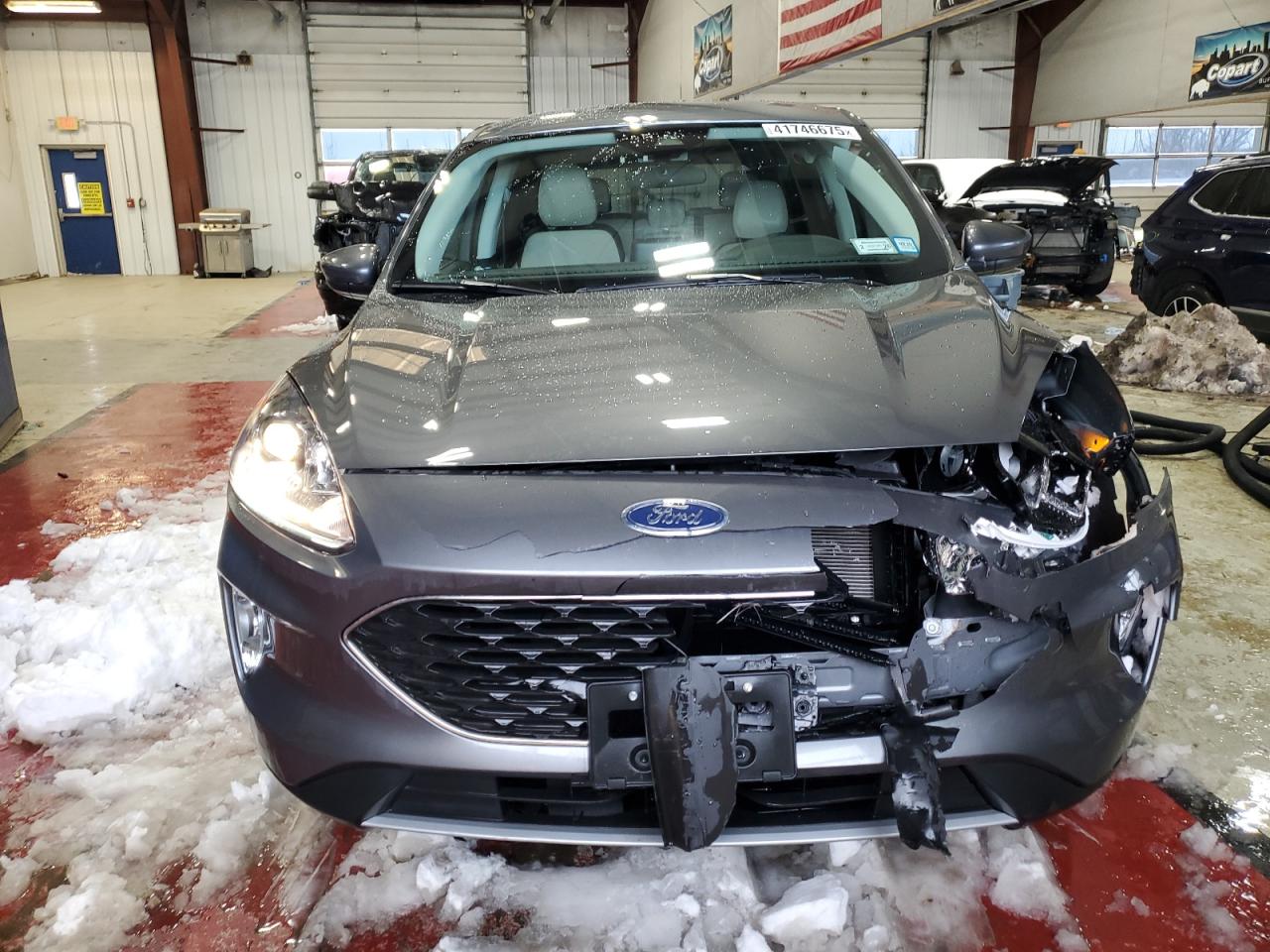 2022 Ford Escape - Image 5