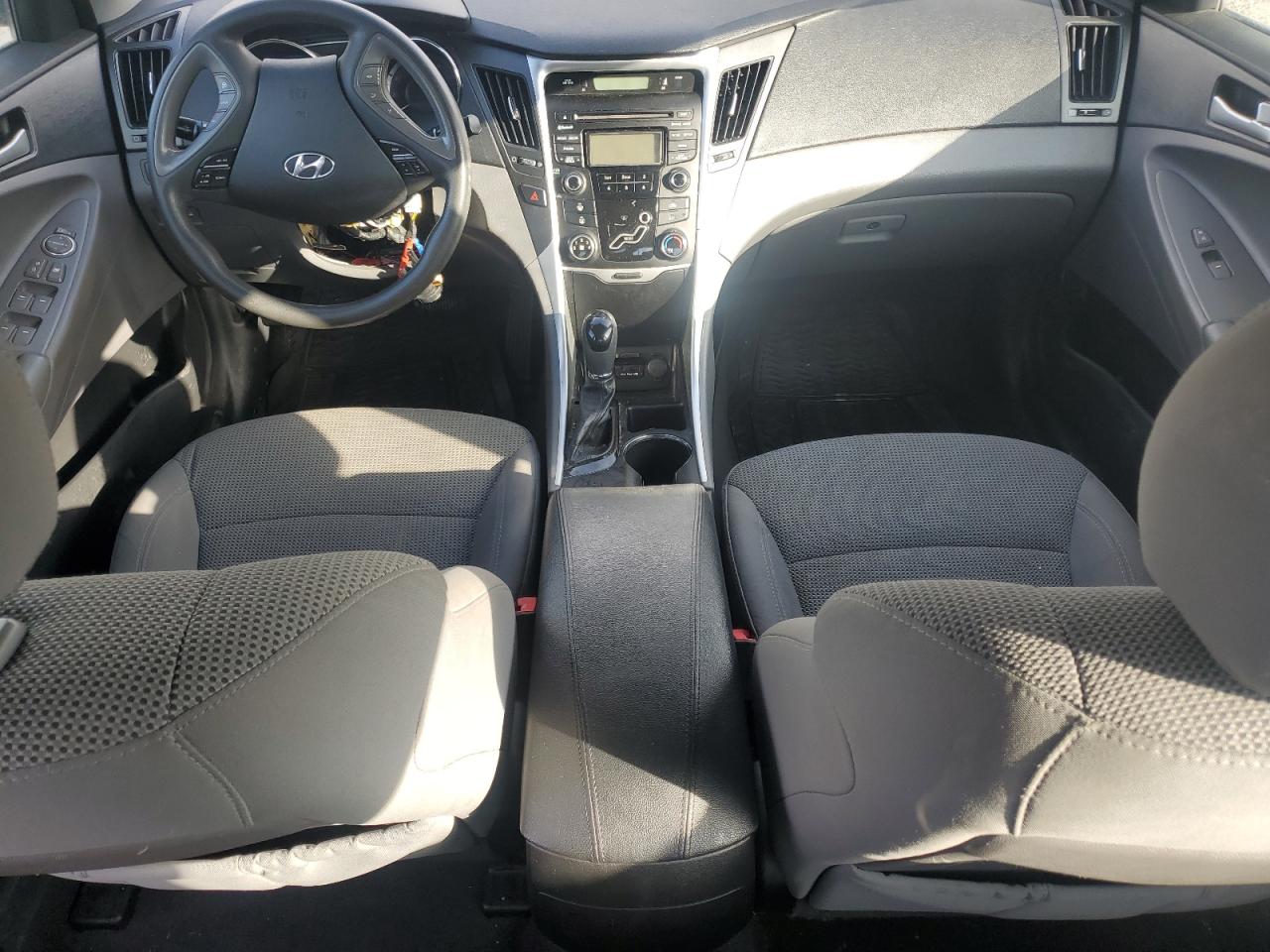 2013 Hyundai Sonata - Image 8