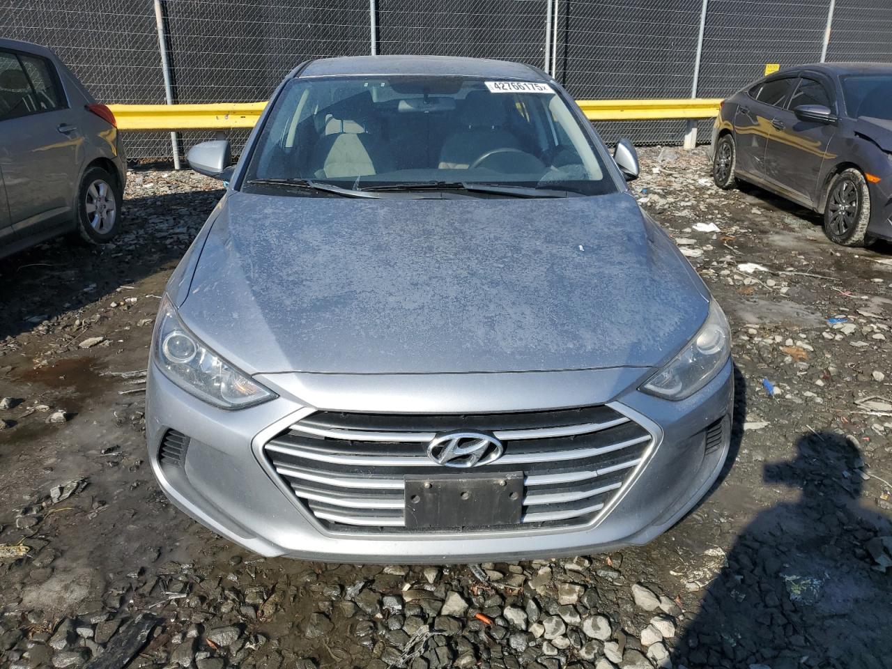 2017 Hyundai Elantra - Image 5