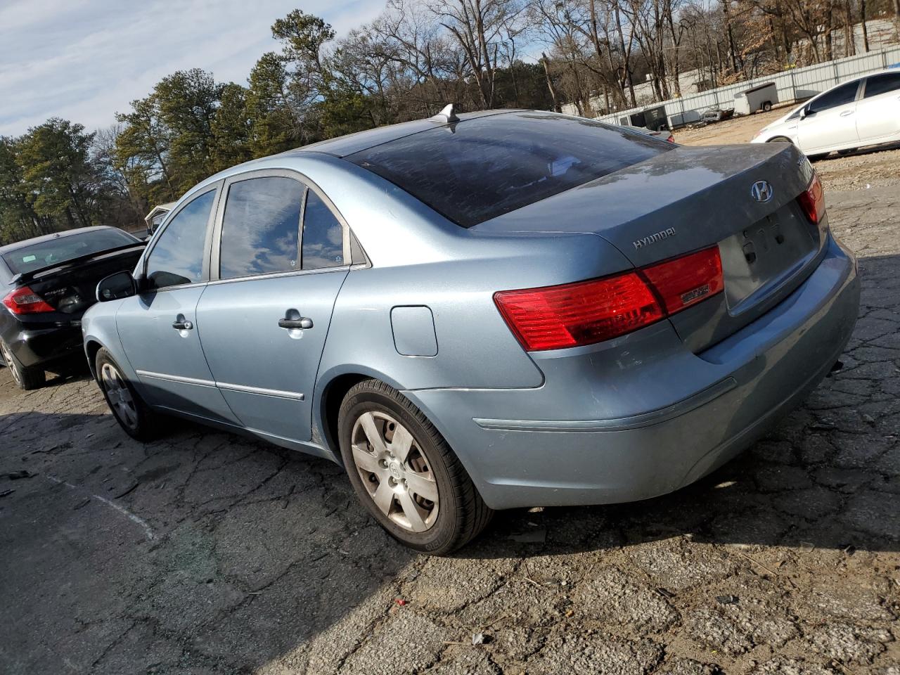 2009 Hyundai Sonata - Image 2