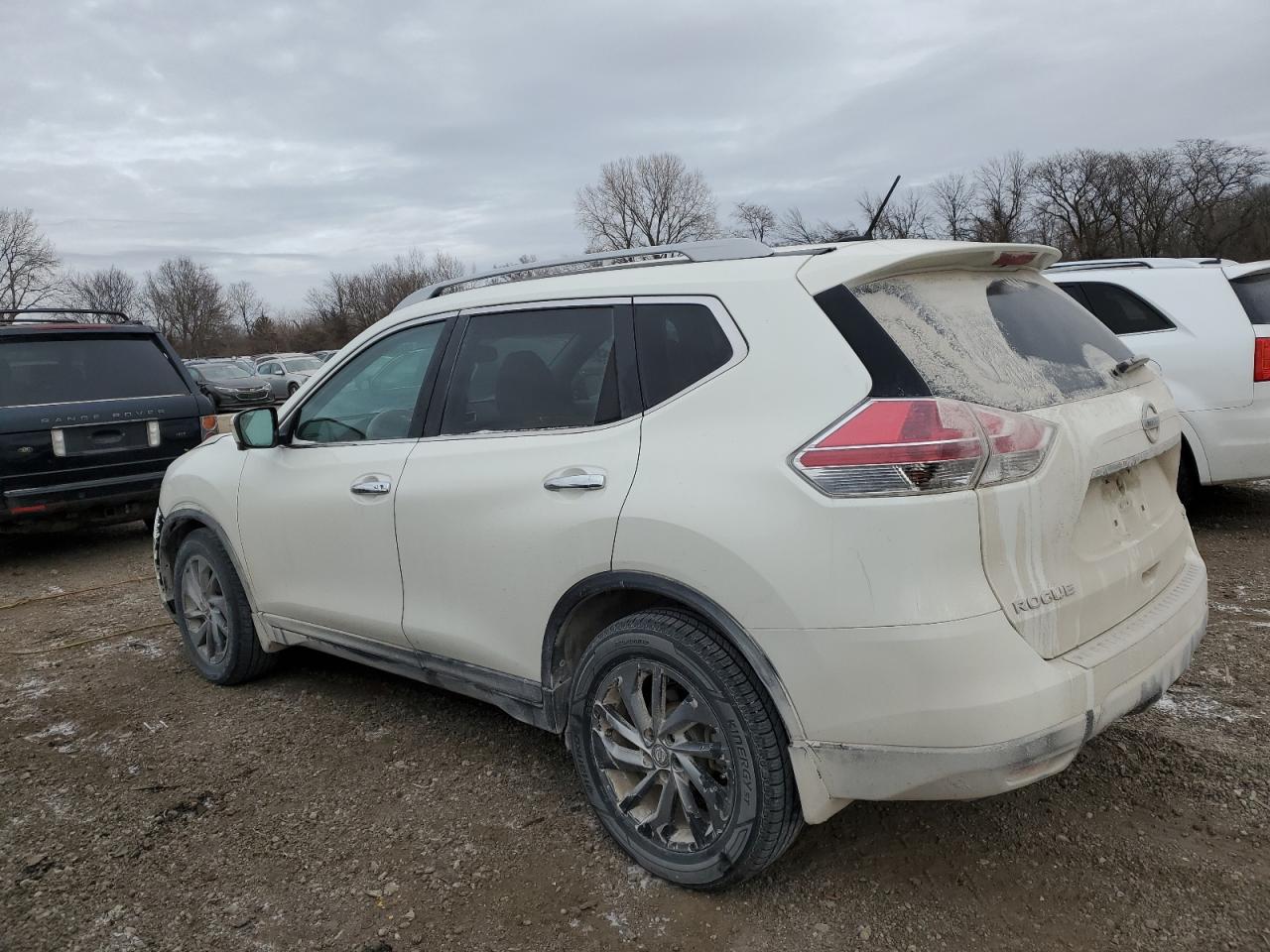 2015 Nissan Rogue - Image 2