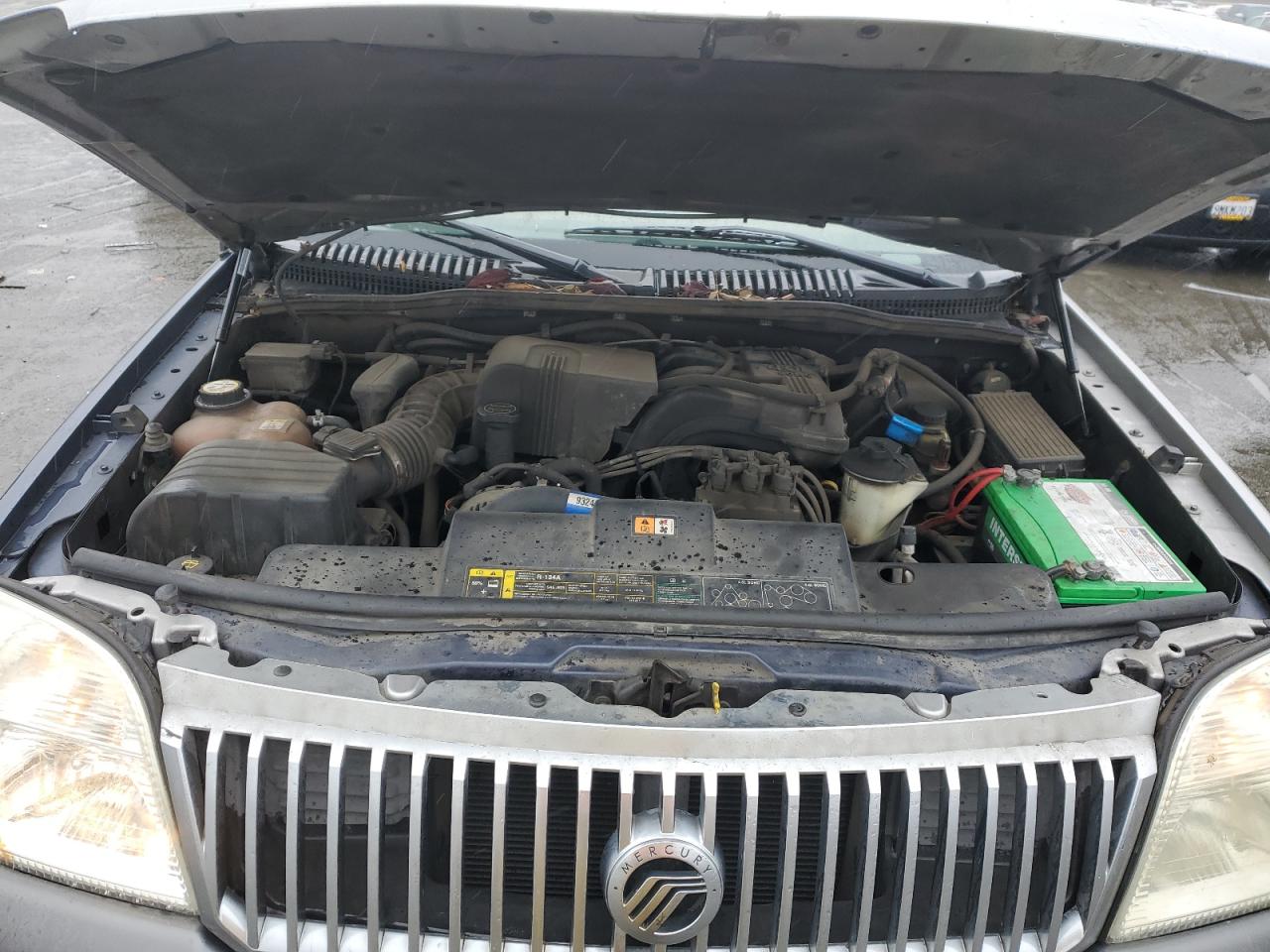2002 Mercury Mountaineer - Image 12