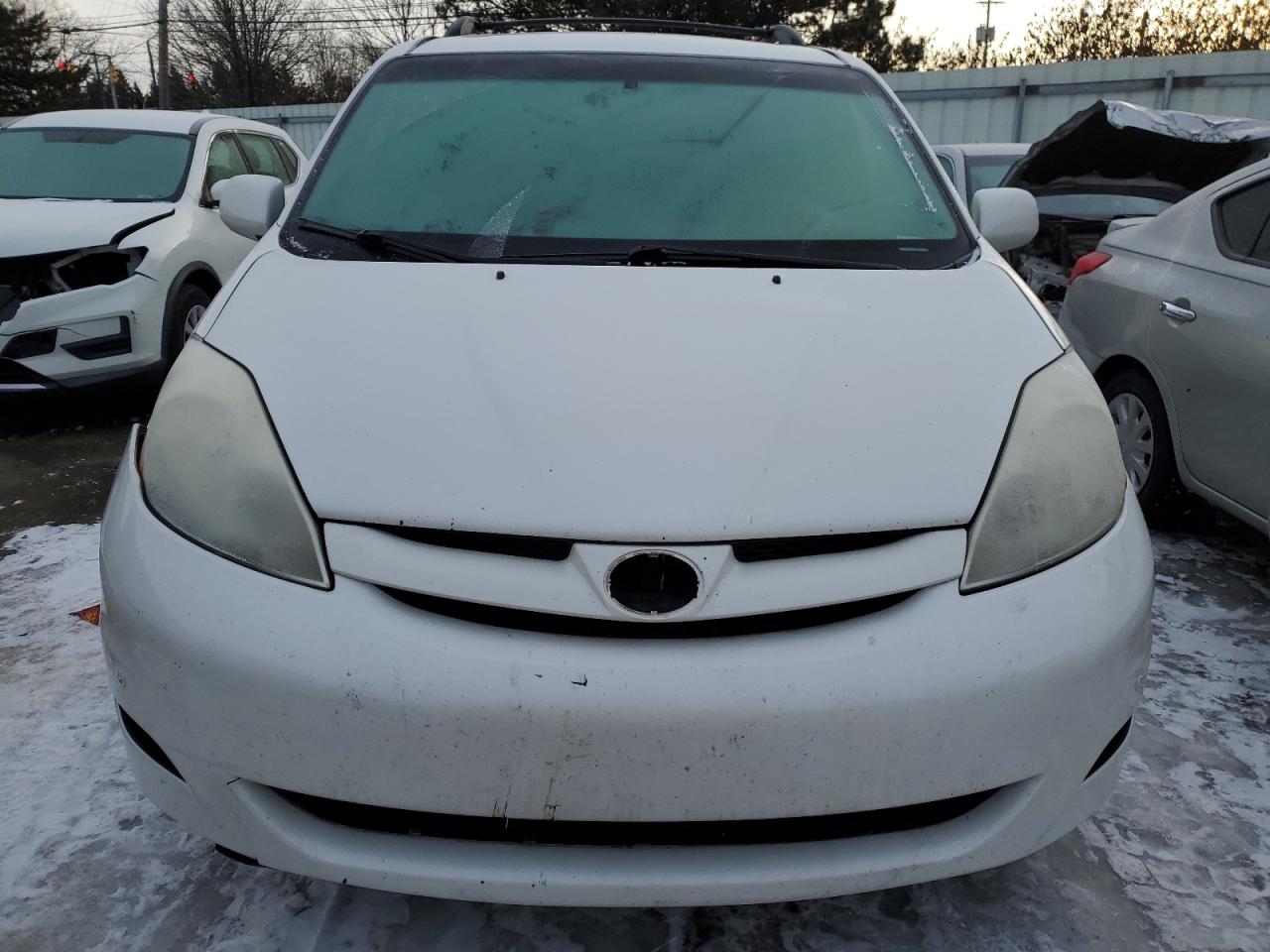 2009 Toyota Sienna - Image 5