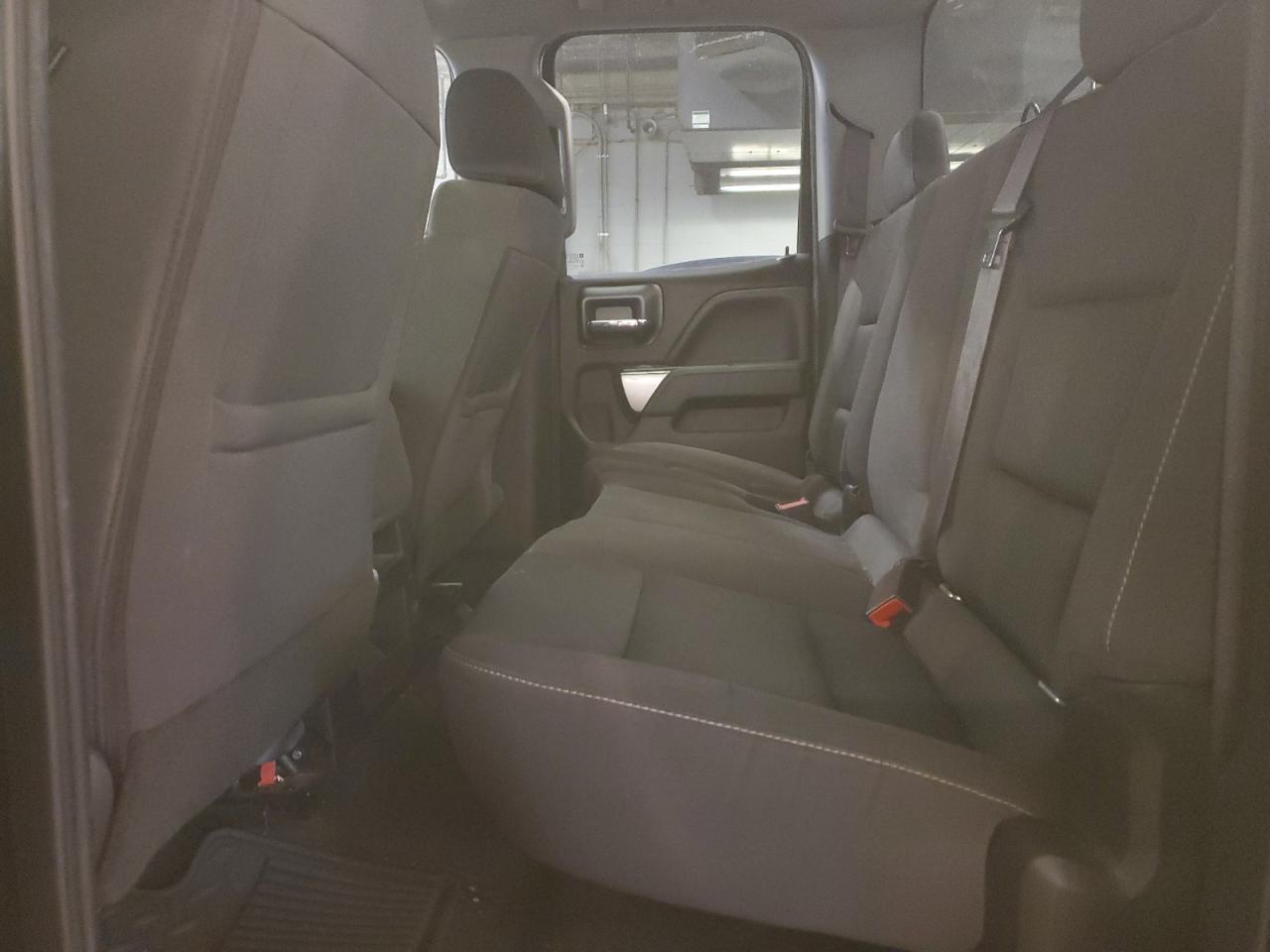 2016 Chevrolet Silverado - Image 10