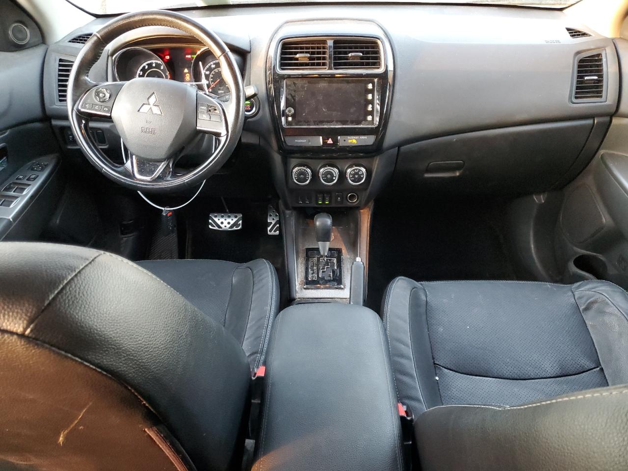 2018 Mitsubishi Outlander - Image 8