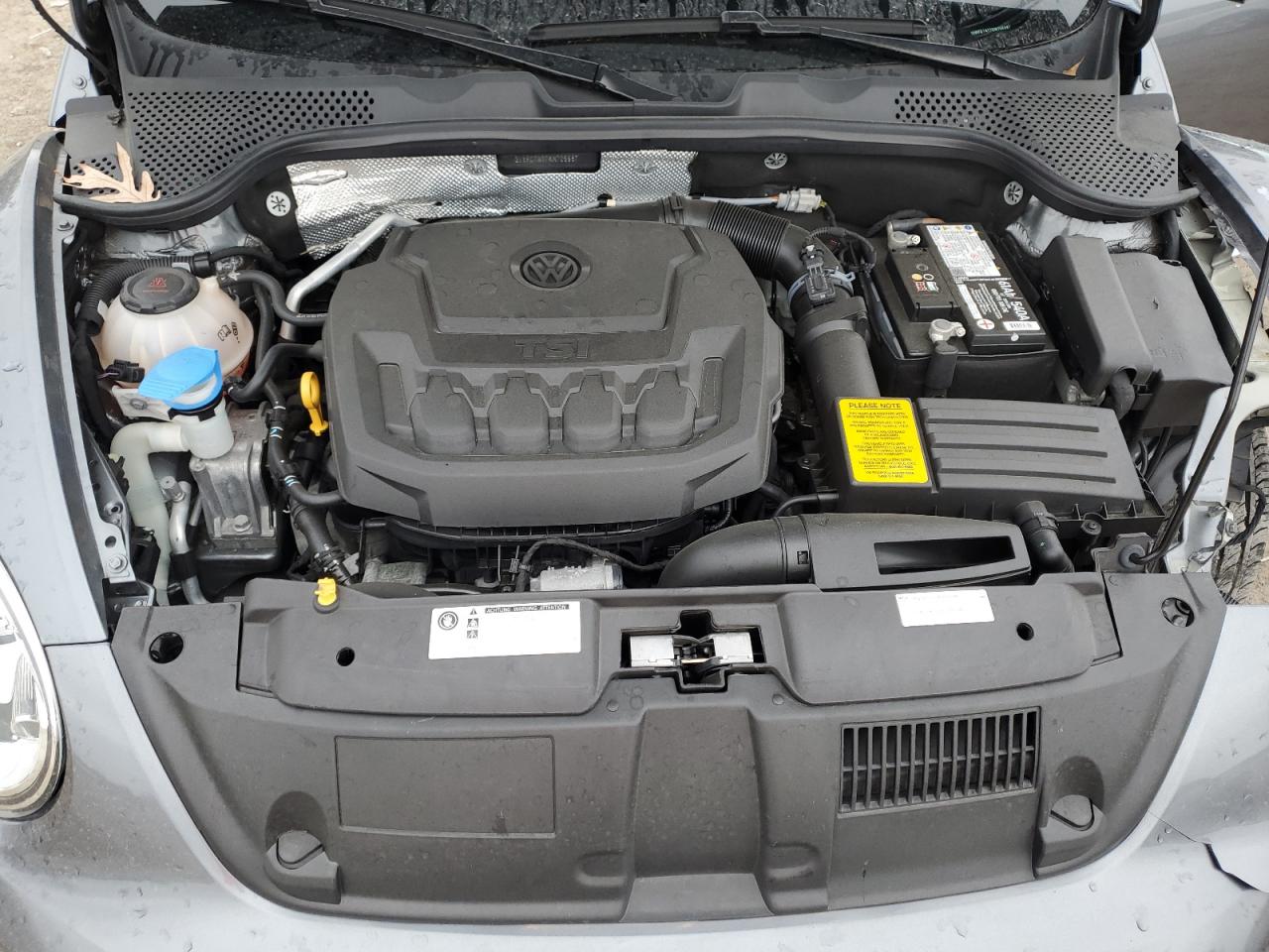2019 Volkswagen Beetle - Image 11