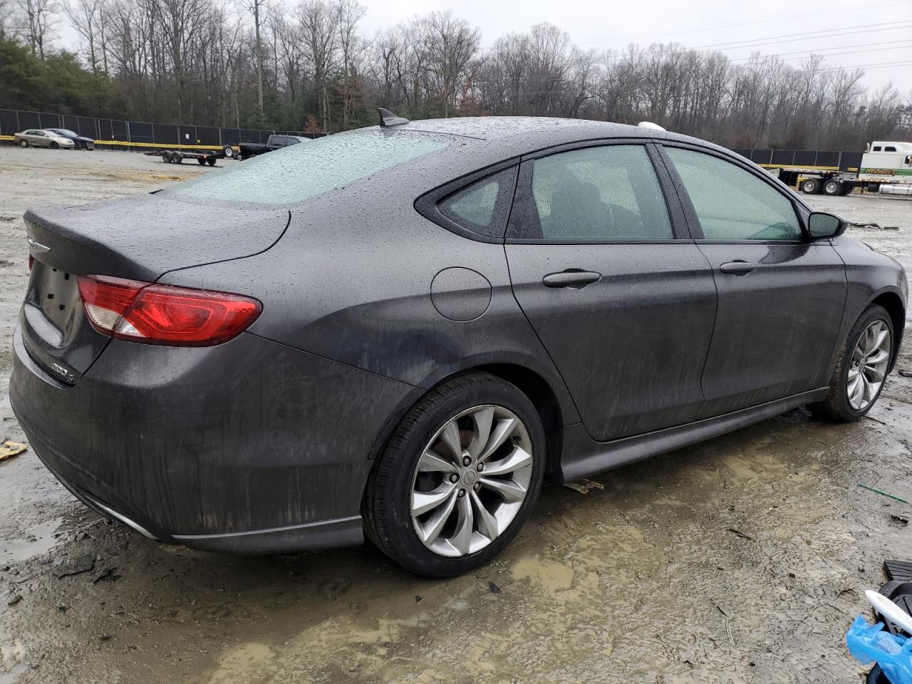 2015 Chrysler 200 - Image 3