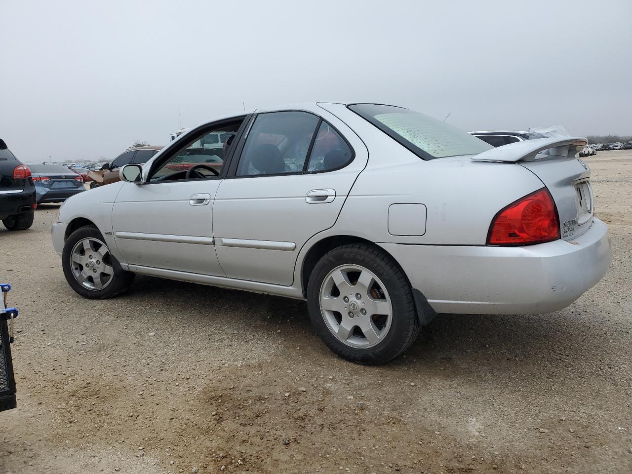 2005 Nissan Sentra - Image 2