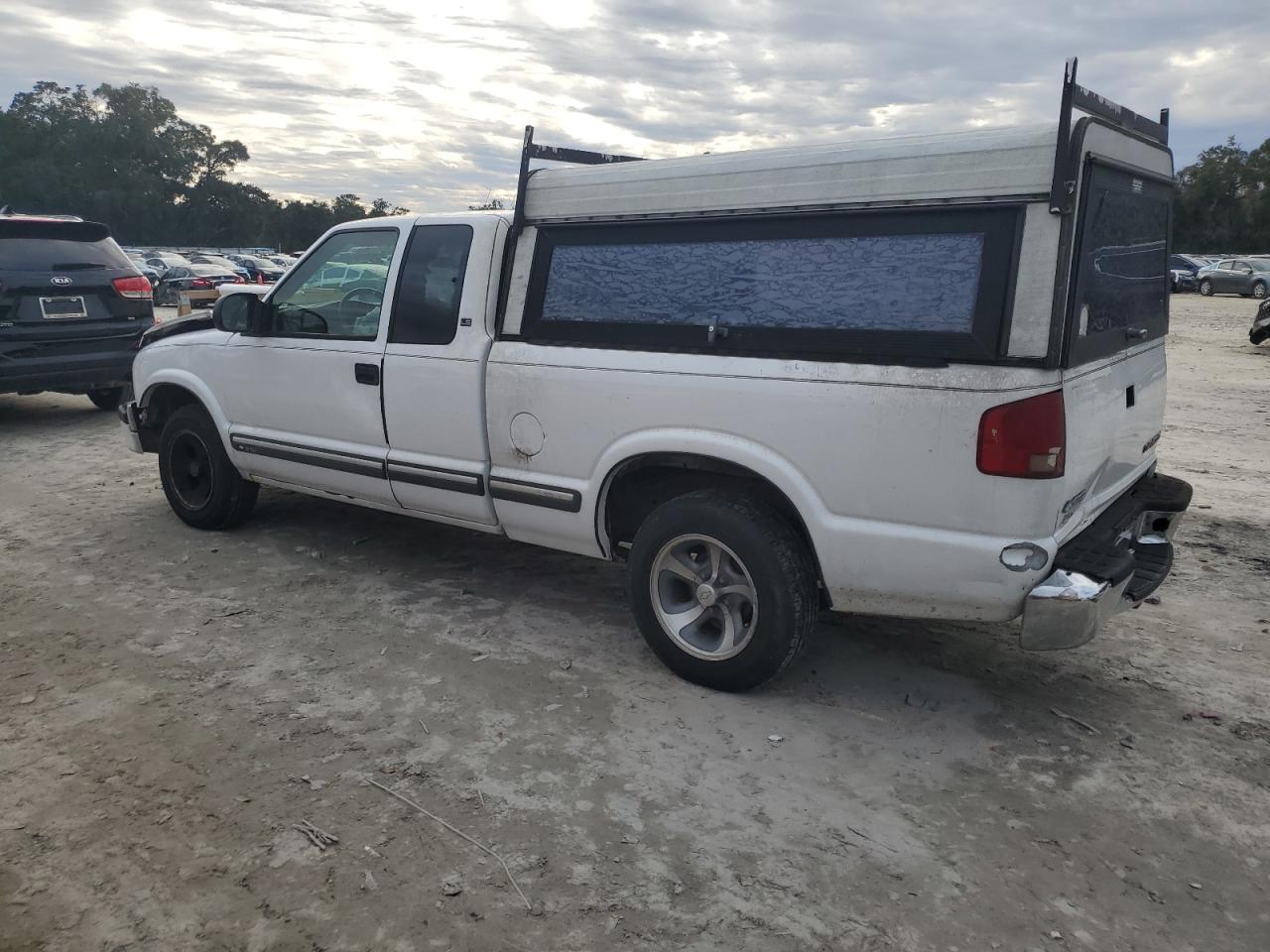 2003 Chevrolet S-10 Pickup - Image 2
