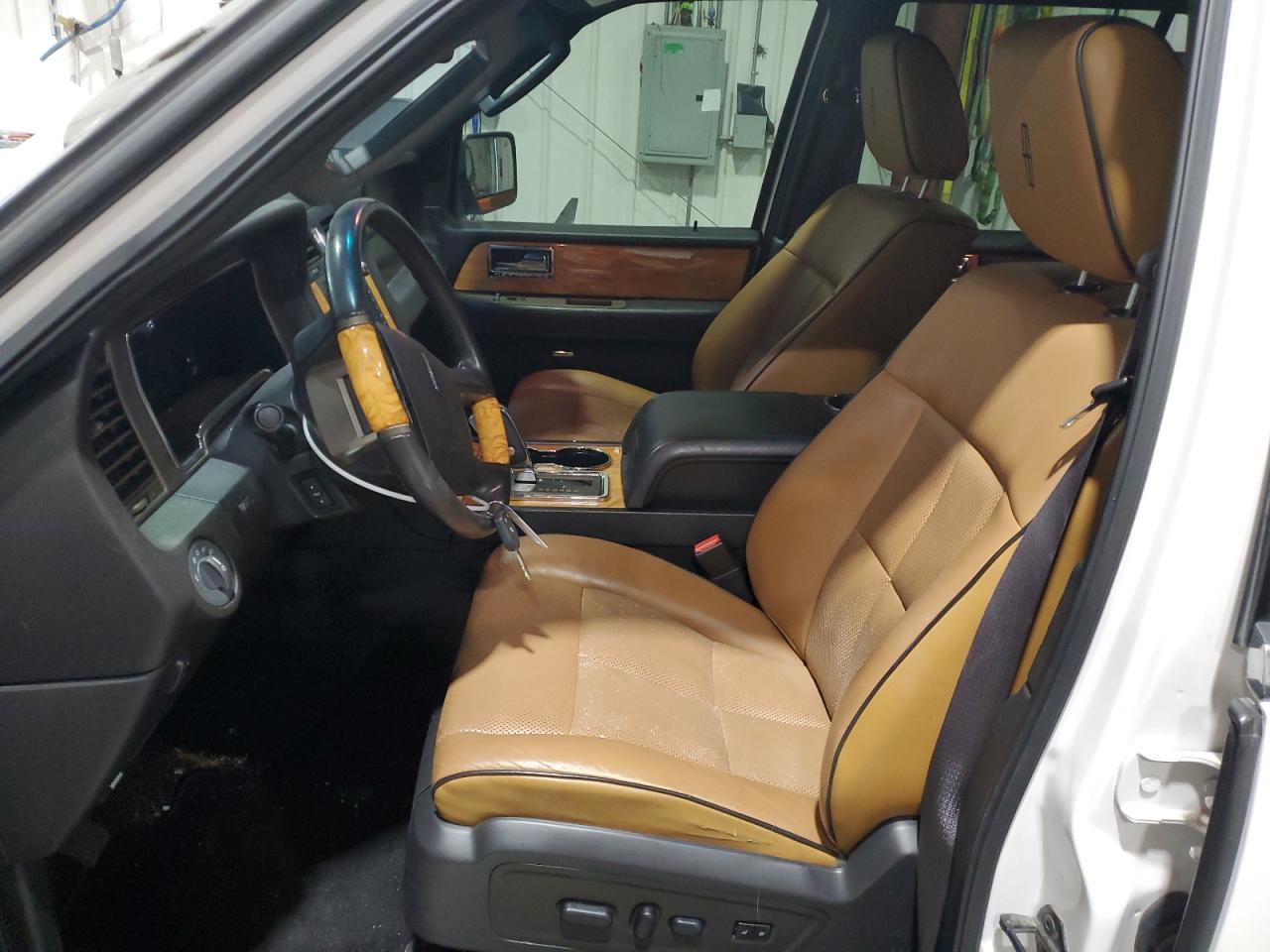 2011 Lincoln Navigator VIN: 5LMJJ2J5XBEJ04114 Lot: 87755705