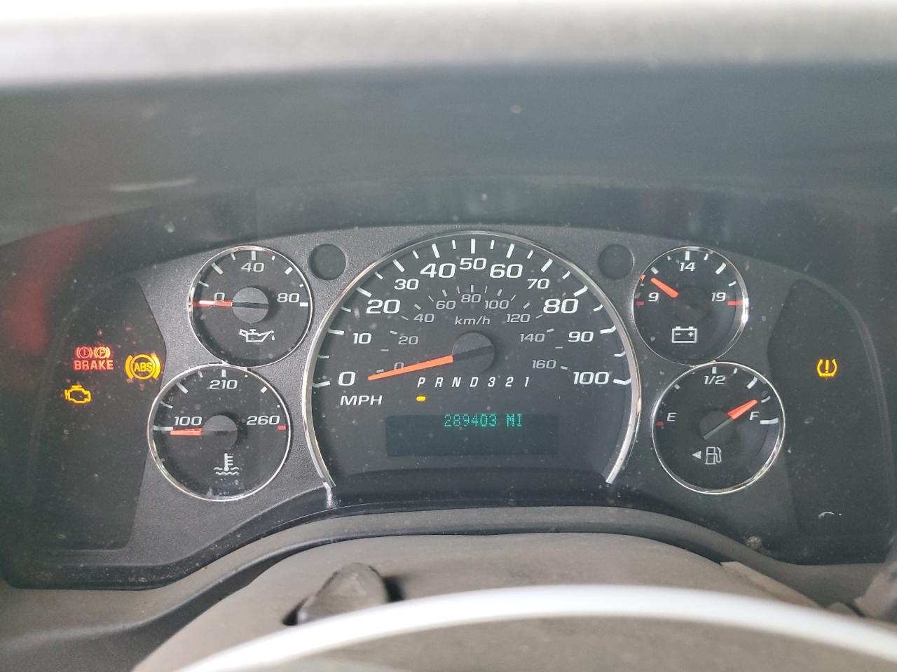 2009 Chevrolet Express - Image 9