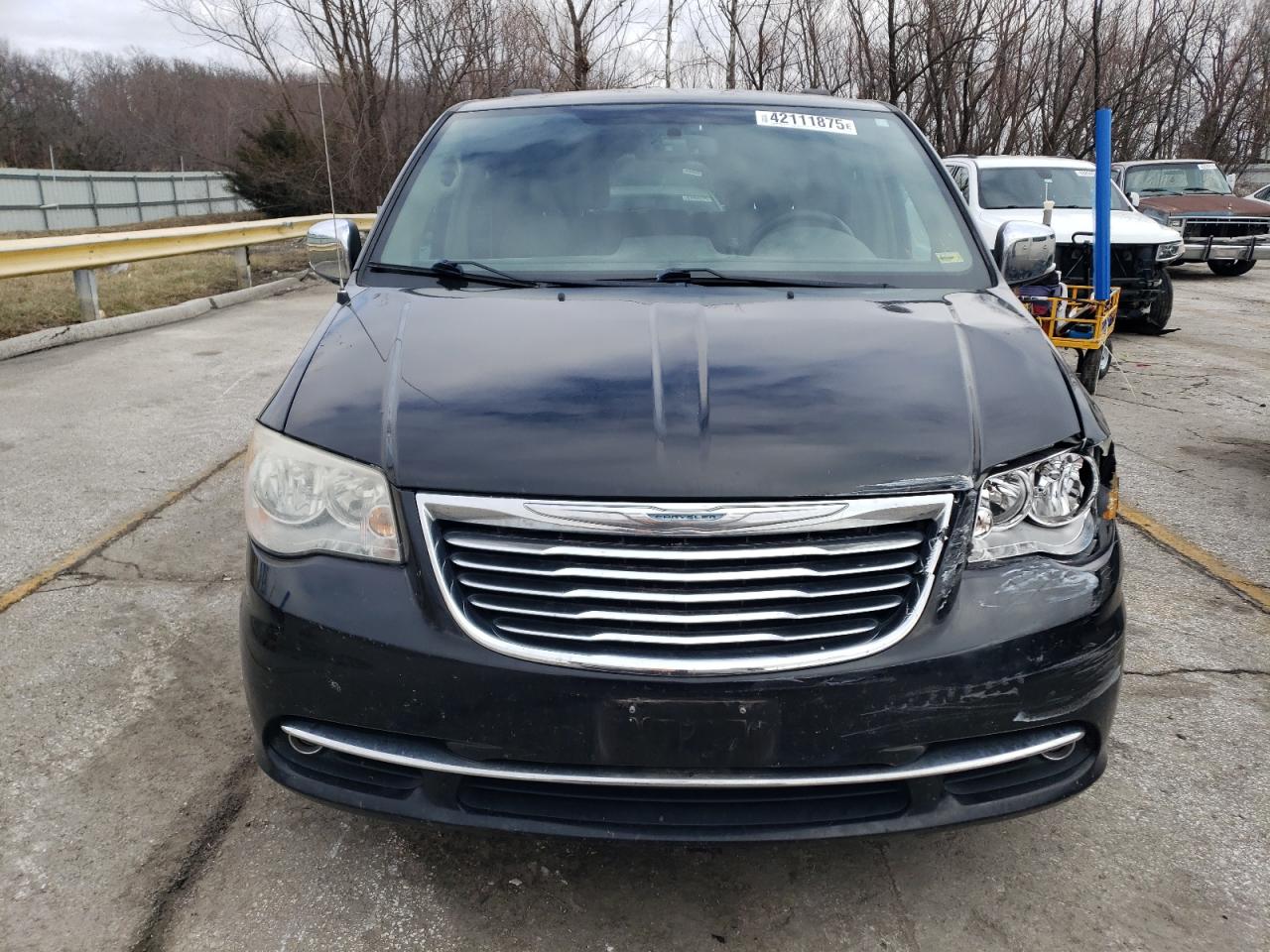 2012 Chrysler Town & Country - Image 5
