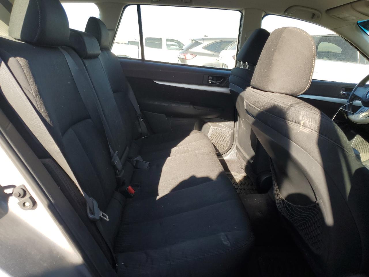 2010 Subaru Outback - Image 10