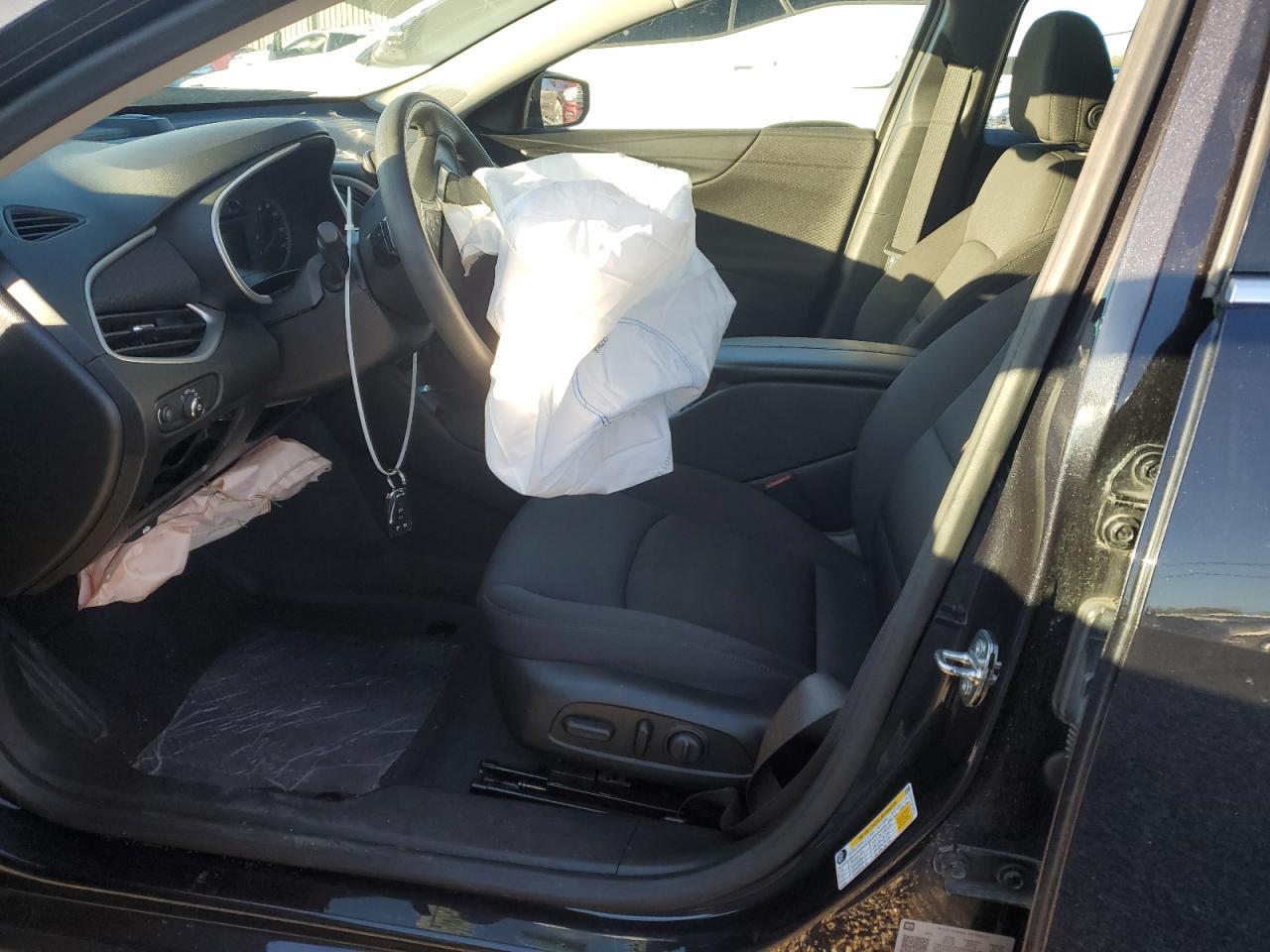 2023 Chevrolet Malibu - Image 7