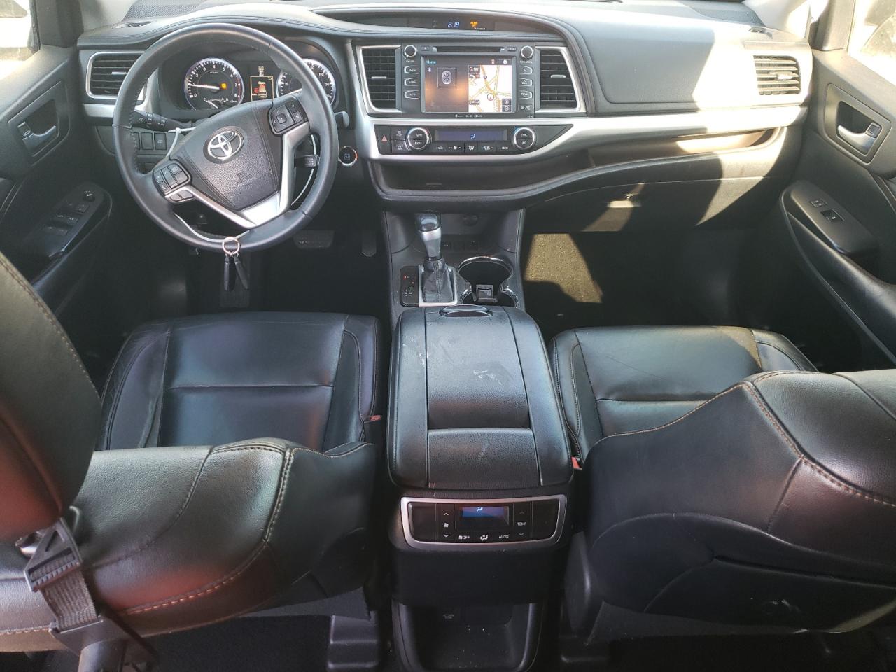 2016 Toyota Highlander - Image 8