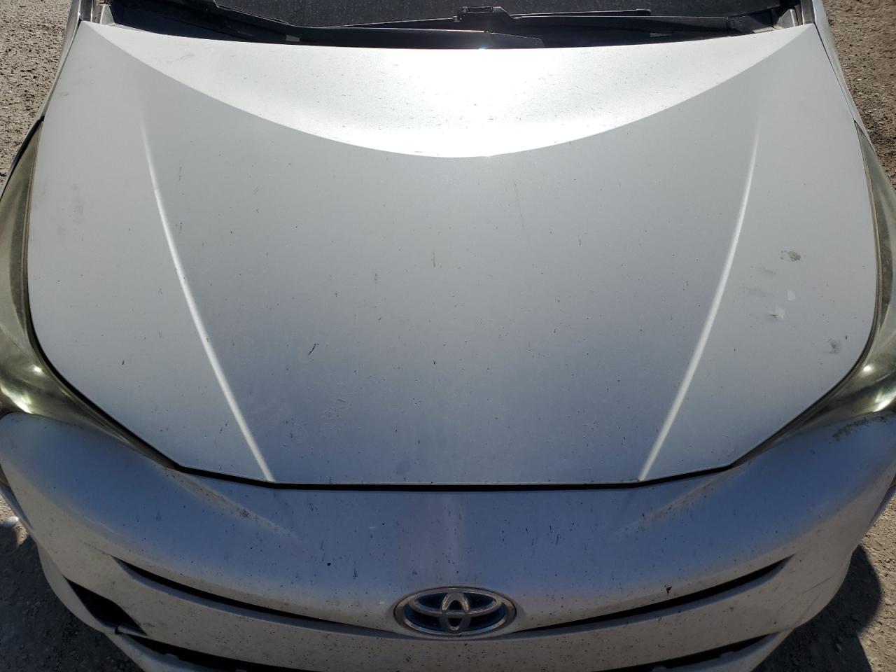 2016 Toyota Prius - Image 11