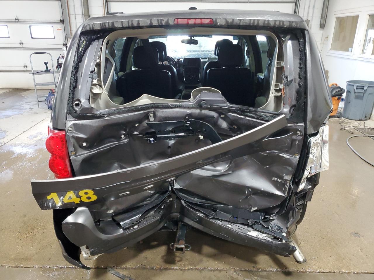 2016 Dodge Caravan - Image 6