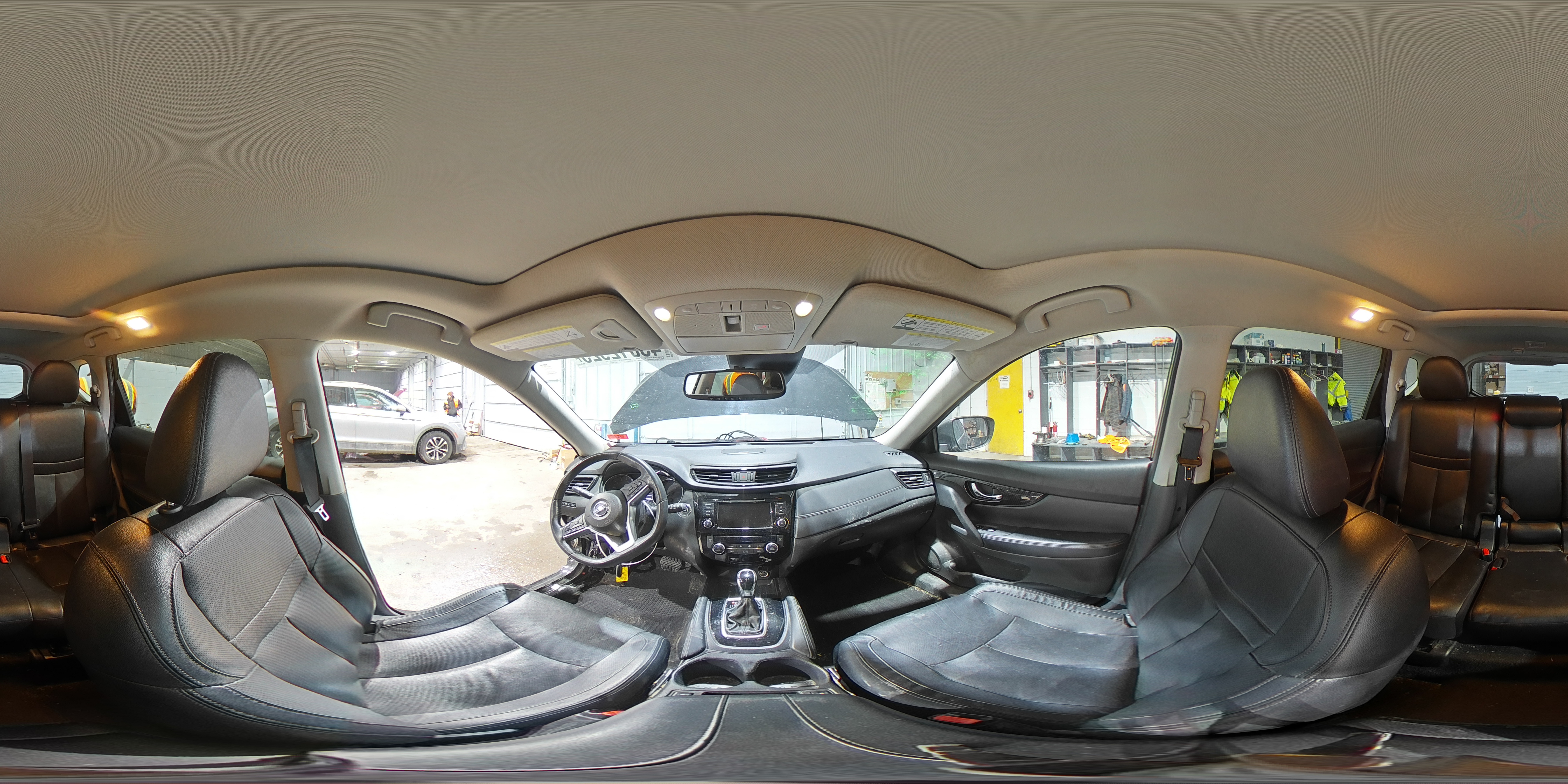 2018 Nissan Rogue - Image 14