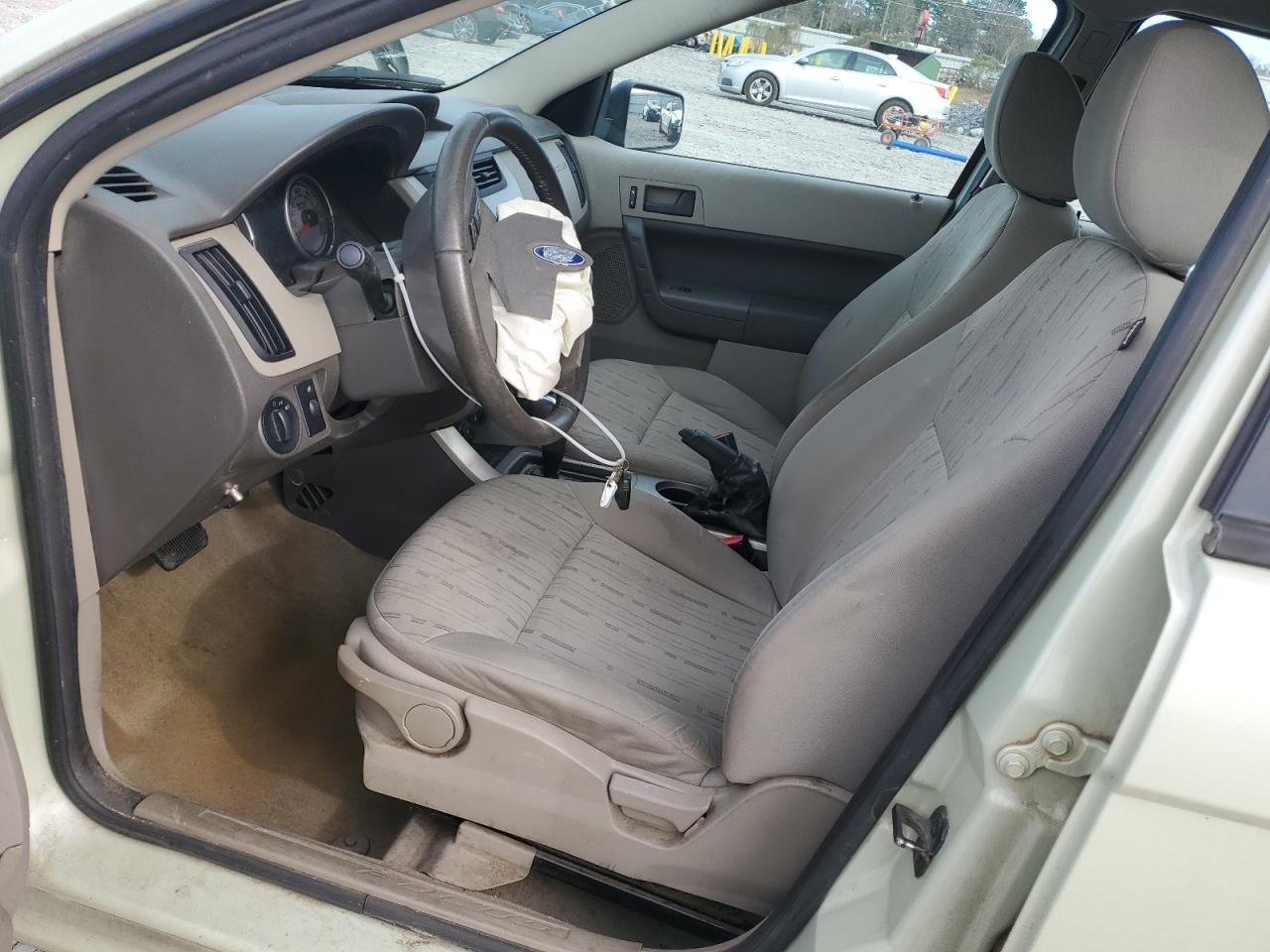 2010 Ford Focus - Image 7
