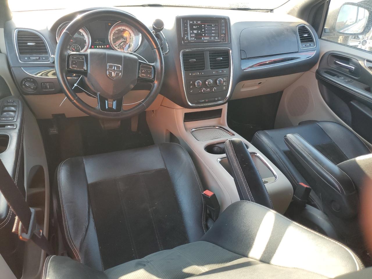 2018 Dodge Caravan - Image 8