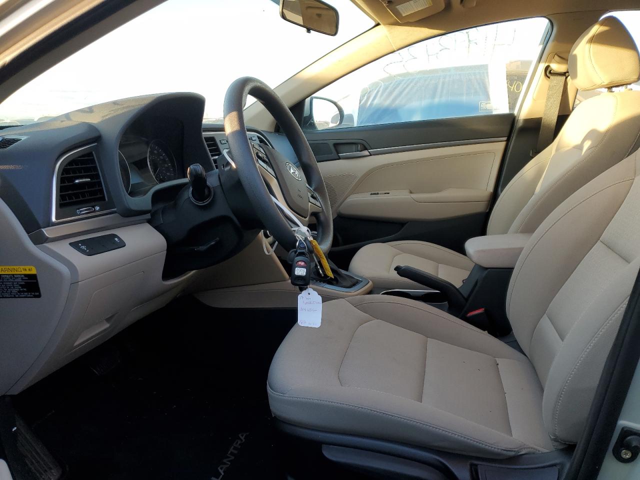 2017 Hyundai Elantra - Image 7