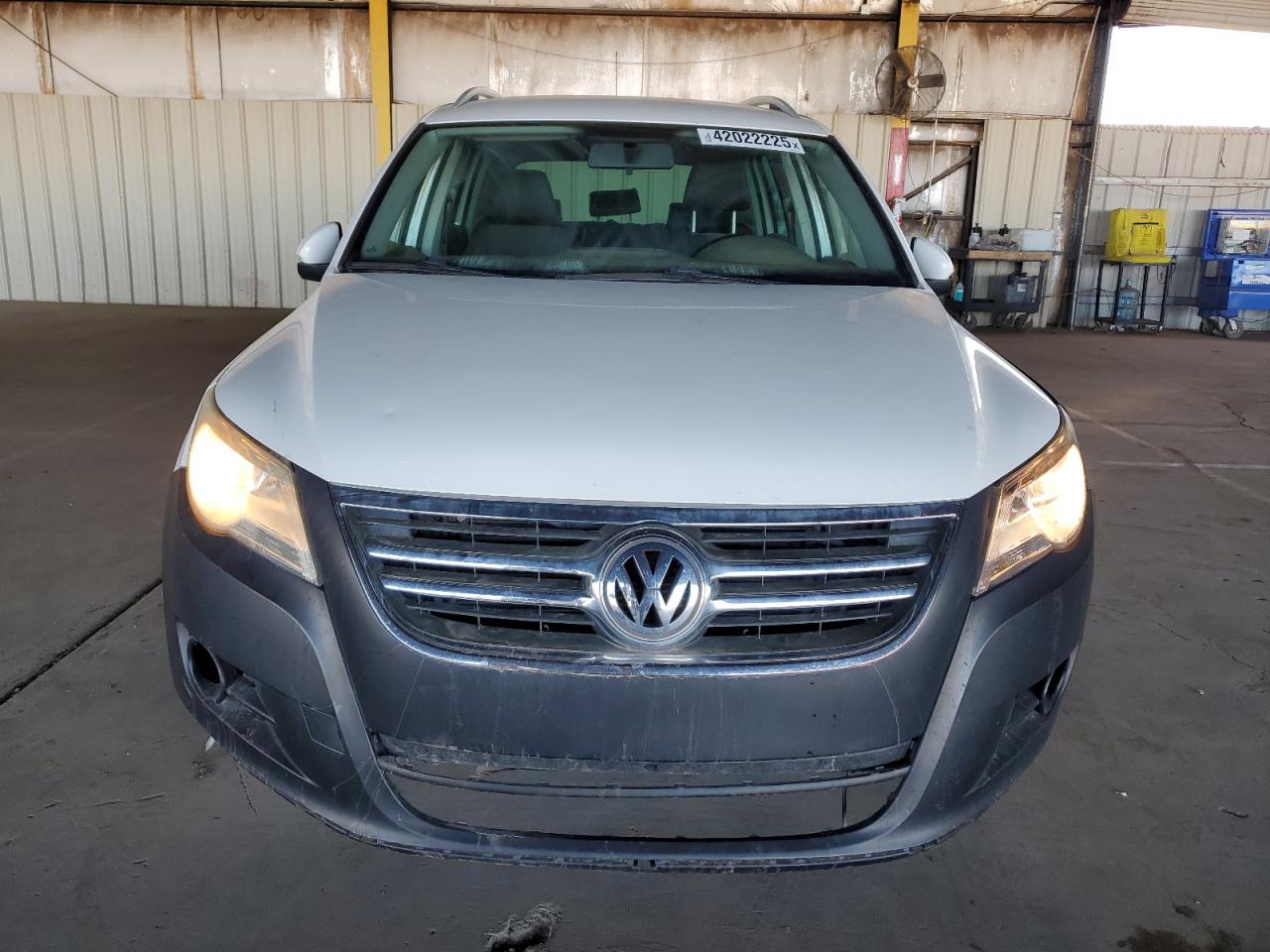2010 Volkswagen Tiguan - Image 5