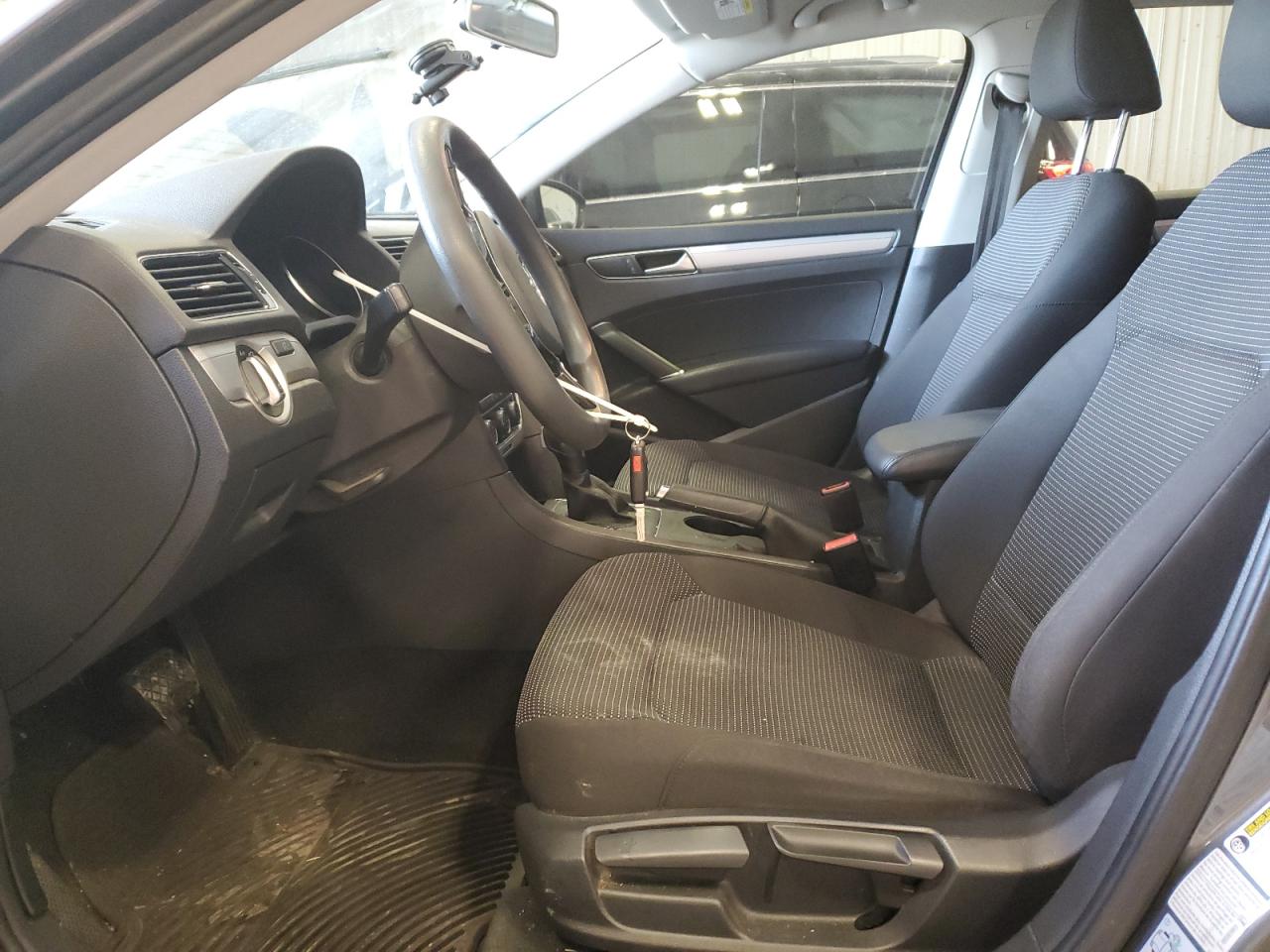 2016 Volkswagen Passat - Image 7