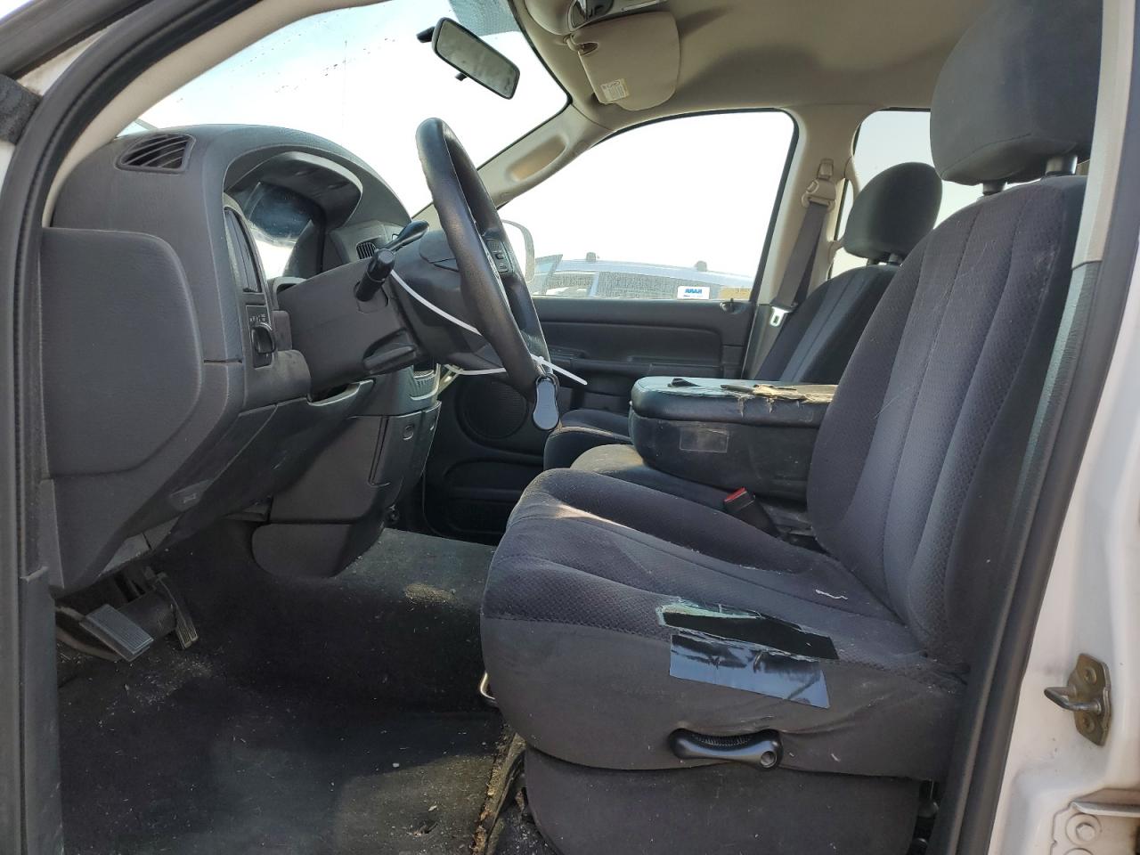 2005 Dodge RAM - Image 7