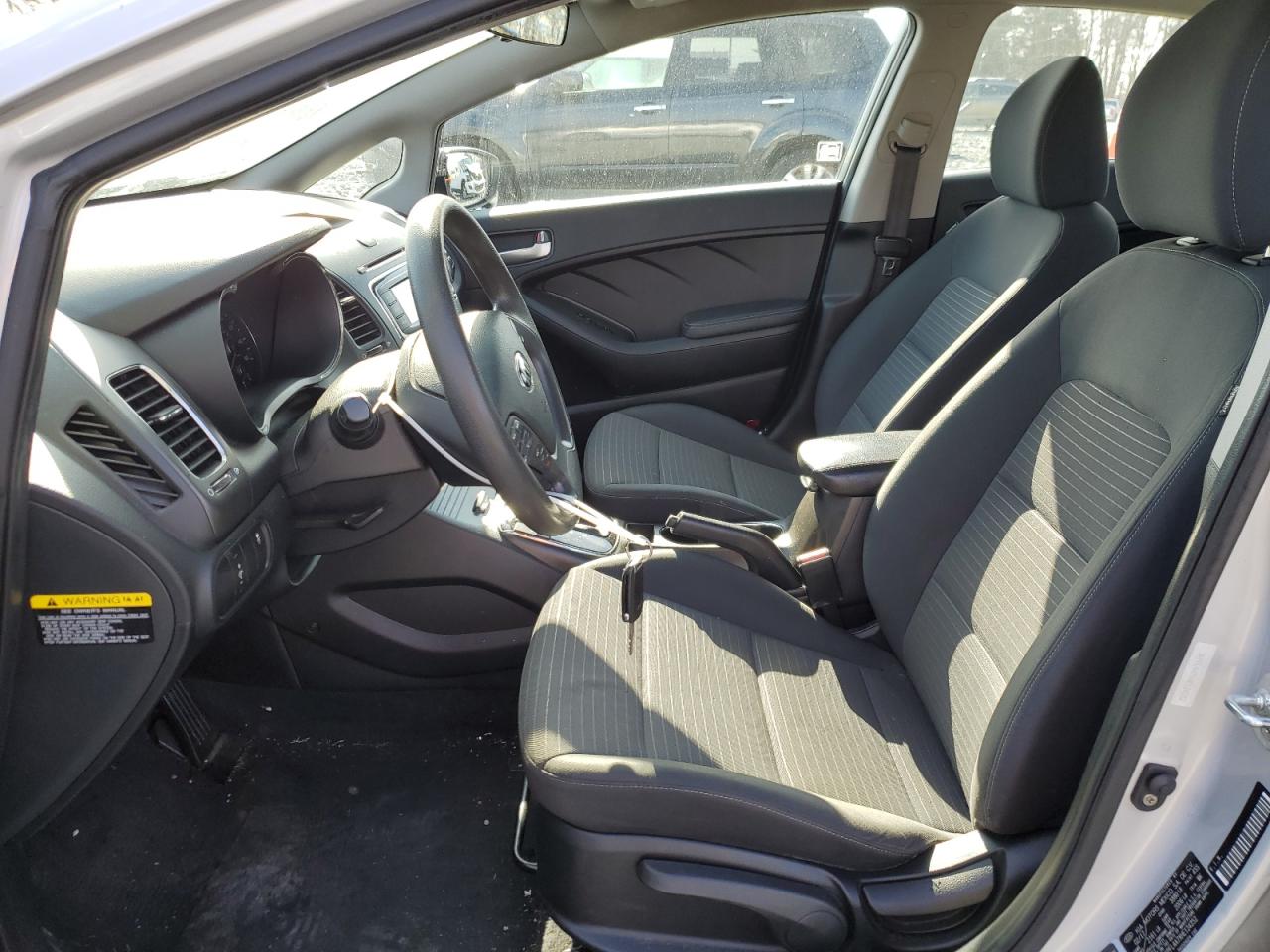 2017 Kia Forte - Image 7