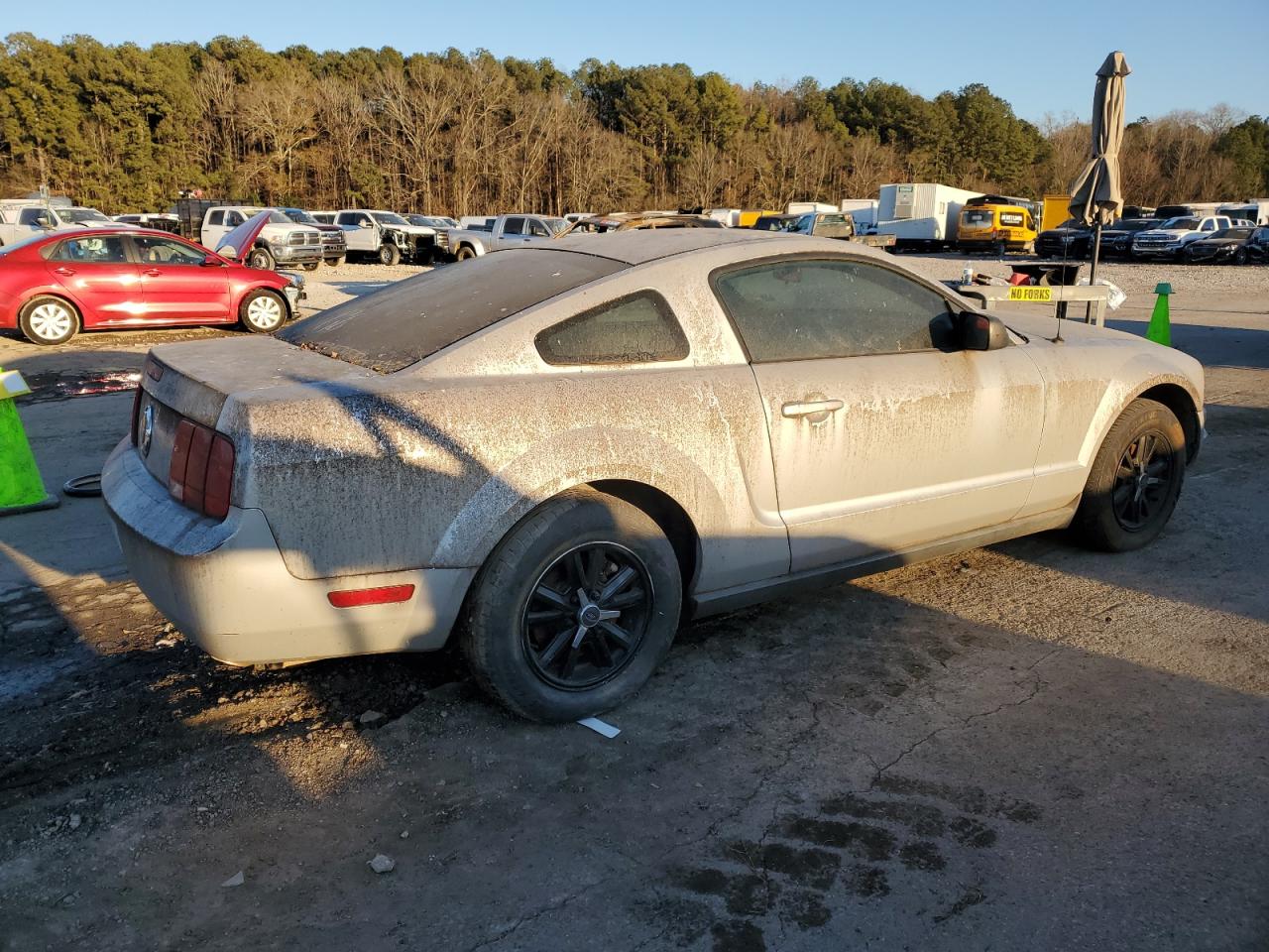 2005 Ford Mustang - Image 3