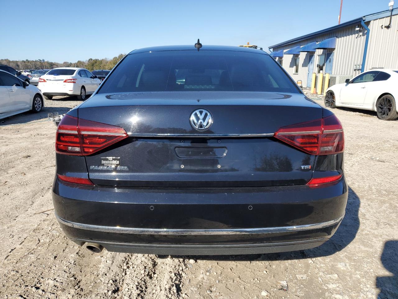 2017 Volkswagen Passat - Image 6
