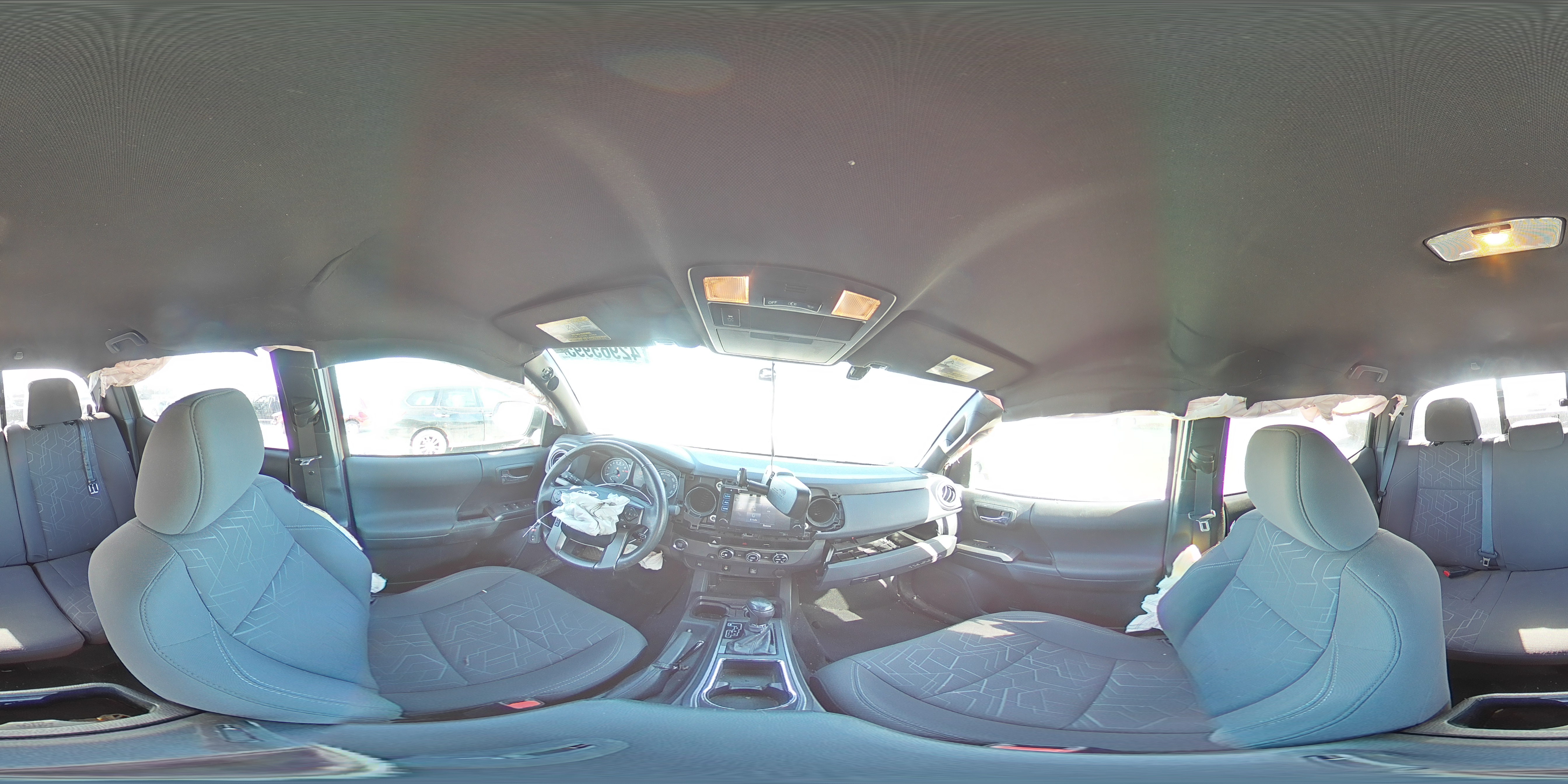 2016 Toyota Tacoma - Image 12